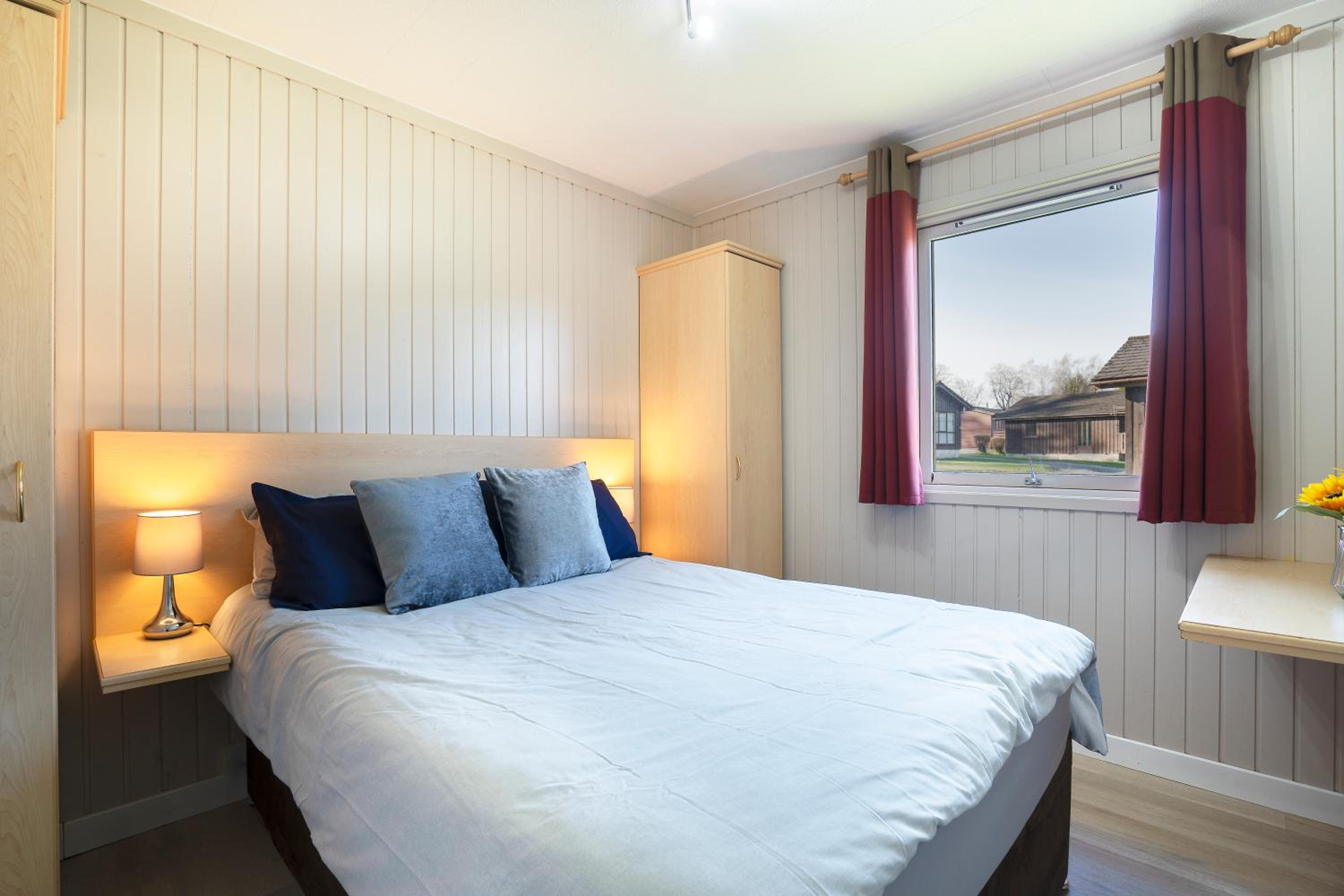 Hot Tub - Hunters Quay 3BR Lodge -Free Parking view 4