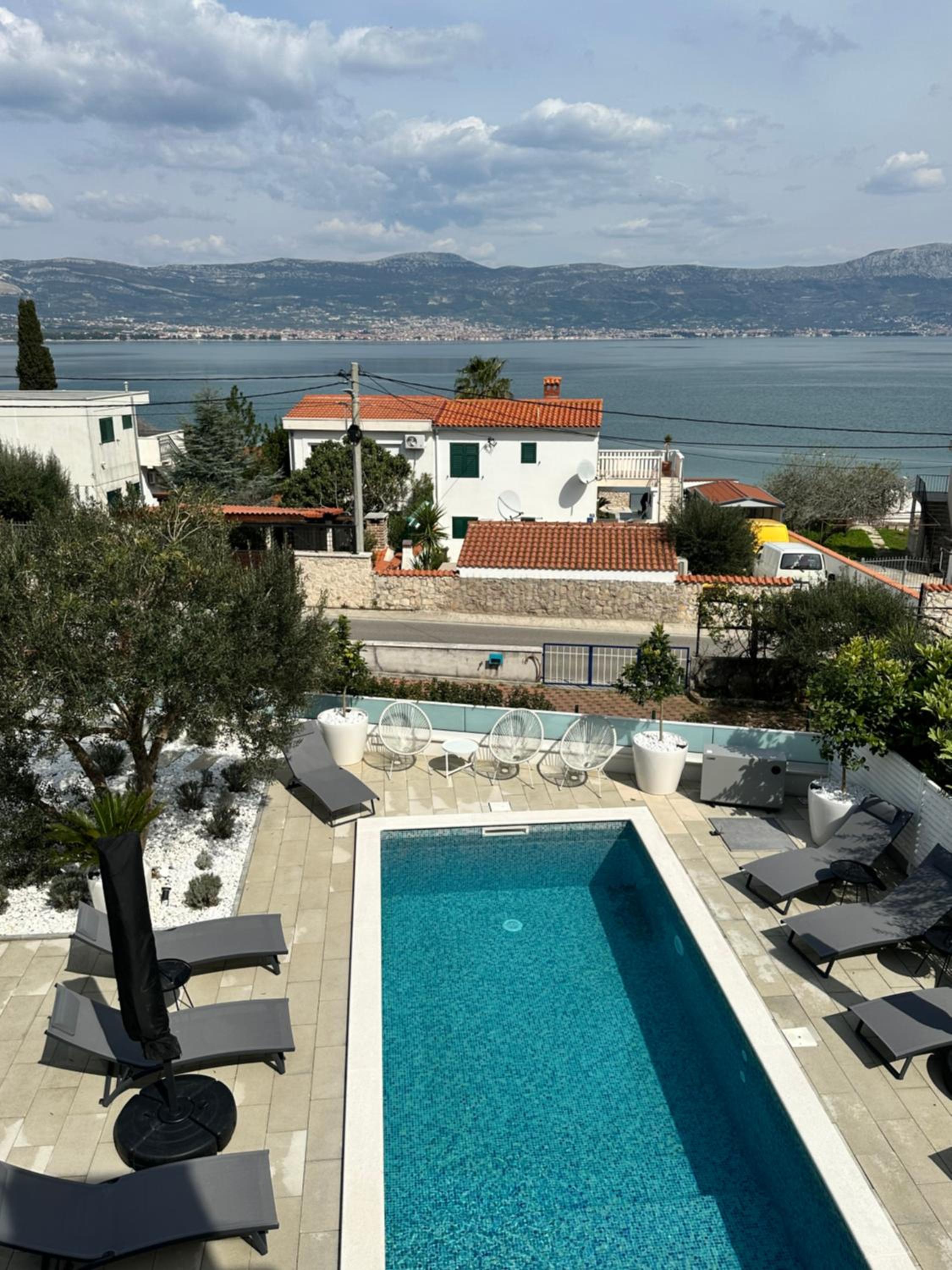 Apartments Marina