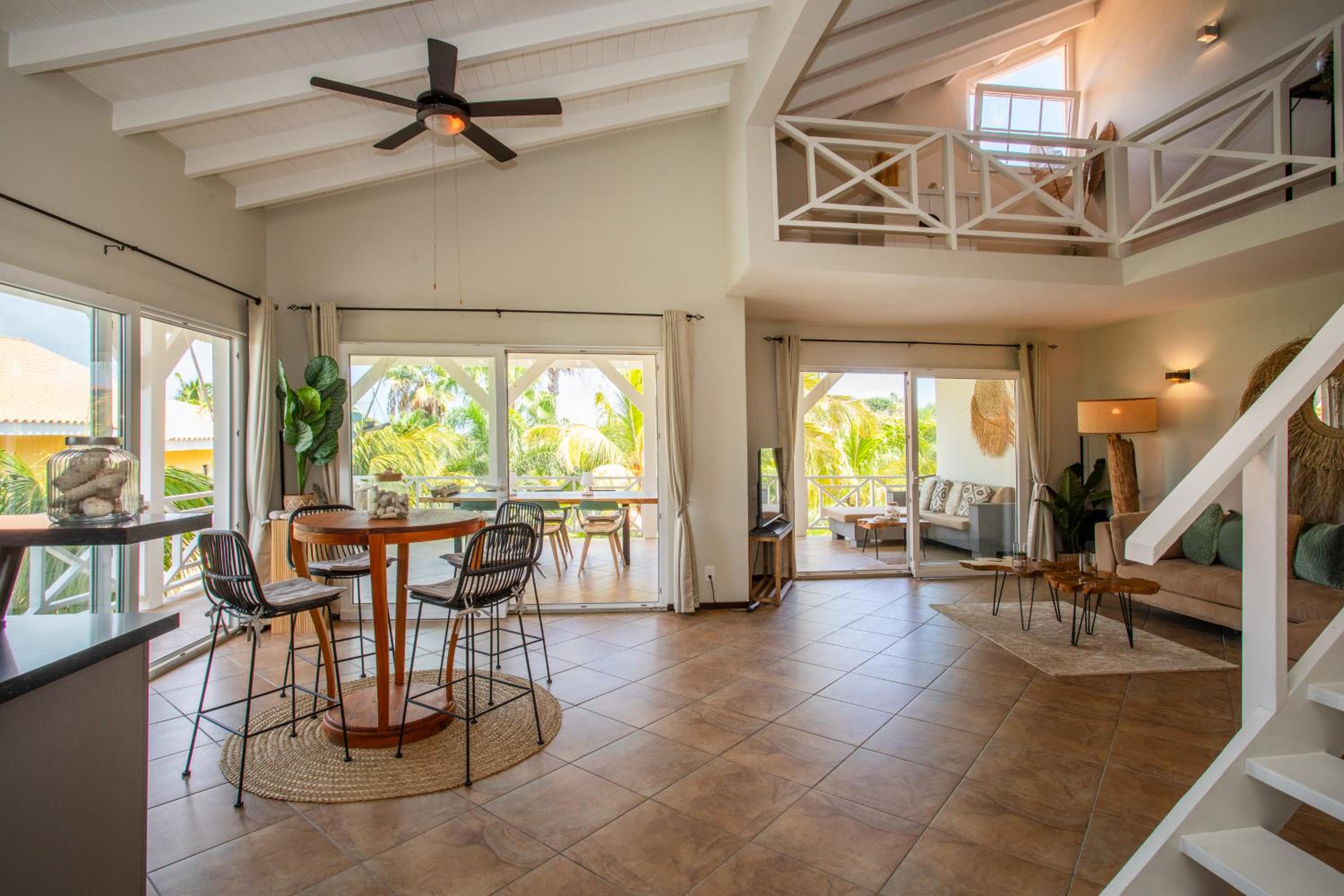 Penthouse Tropicana 6 persons gated penthouse with pool
