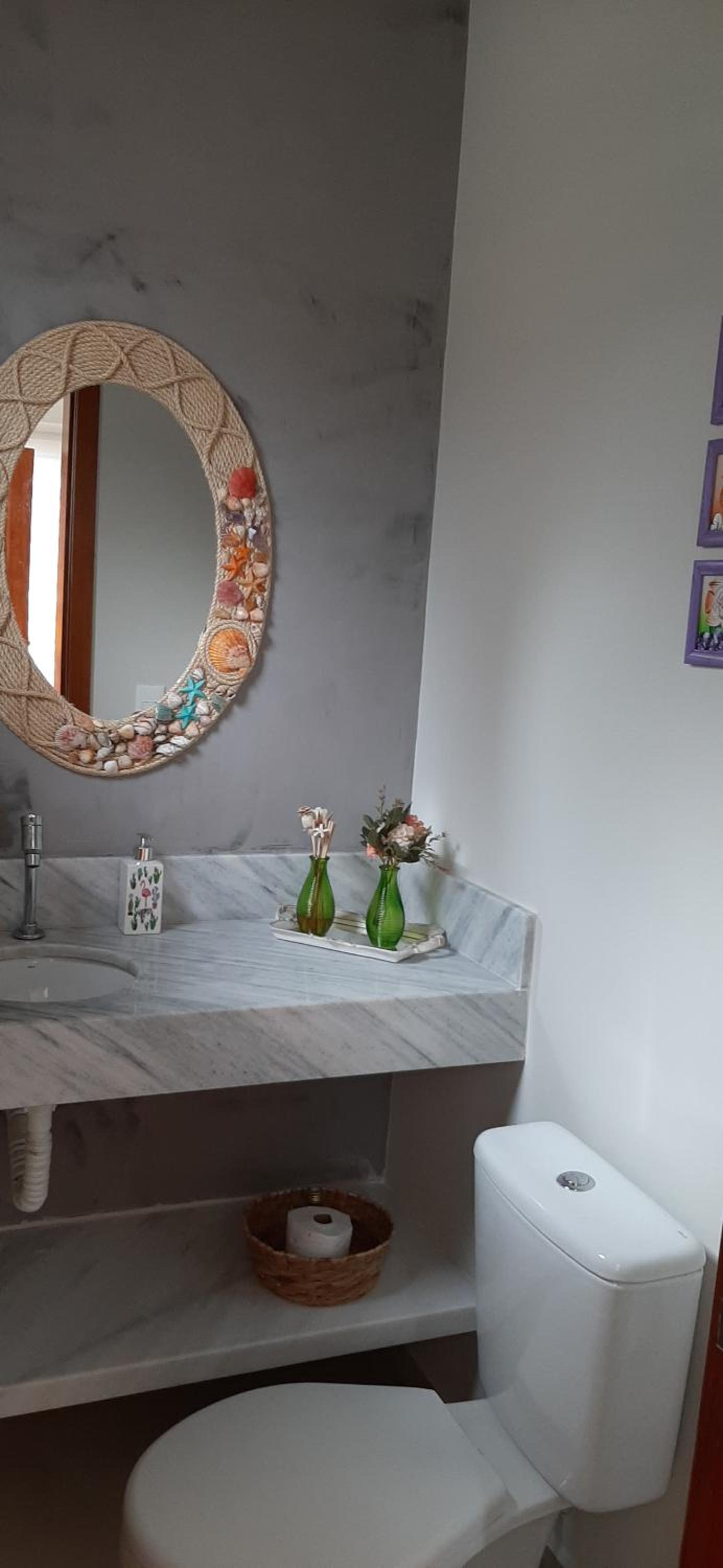 Casa em condomínio fechado com piscina privativa a 200m da praia