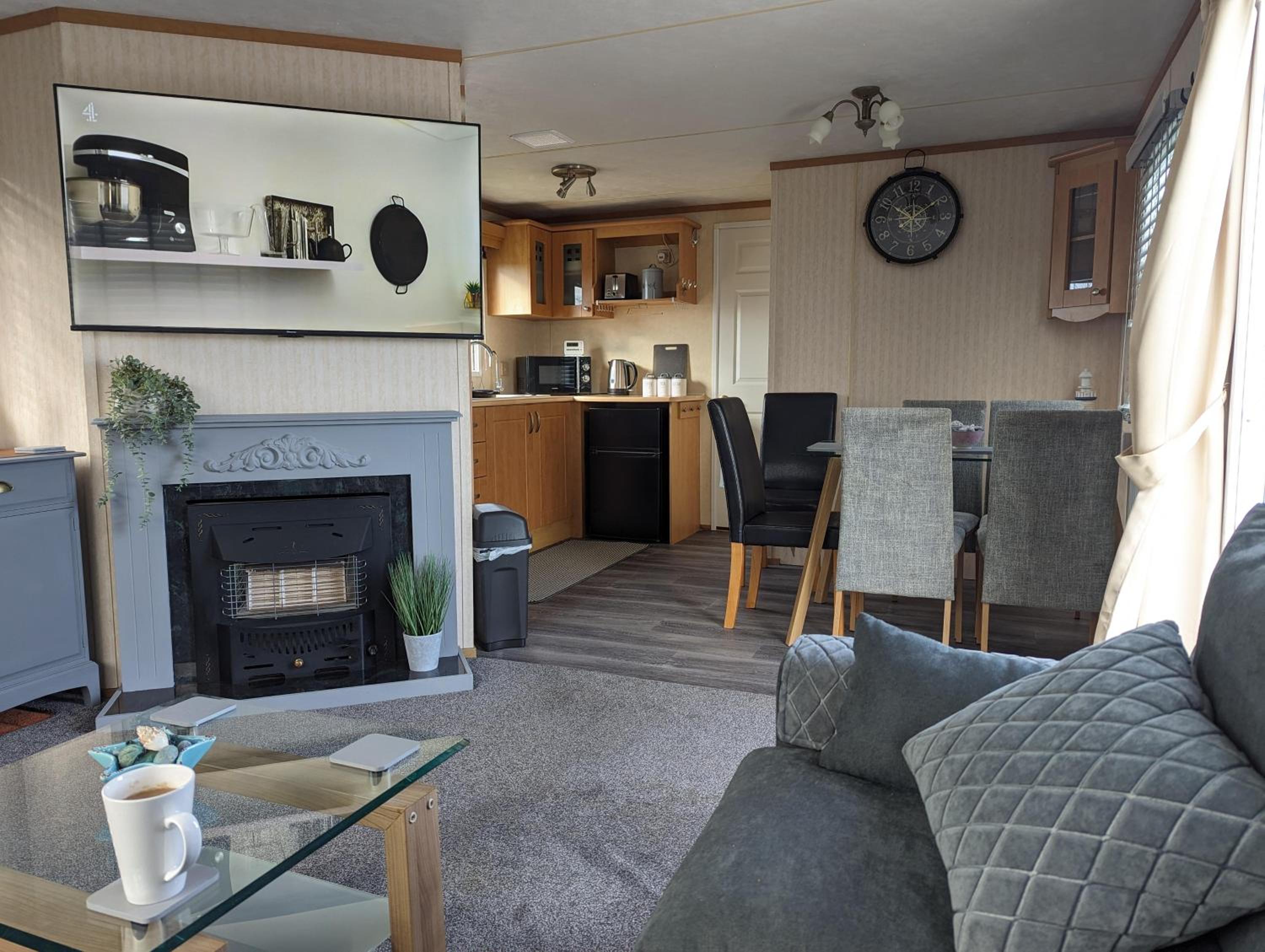 Beach House - Dog Friendly Anderby Creek view 3