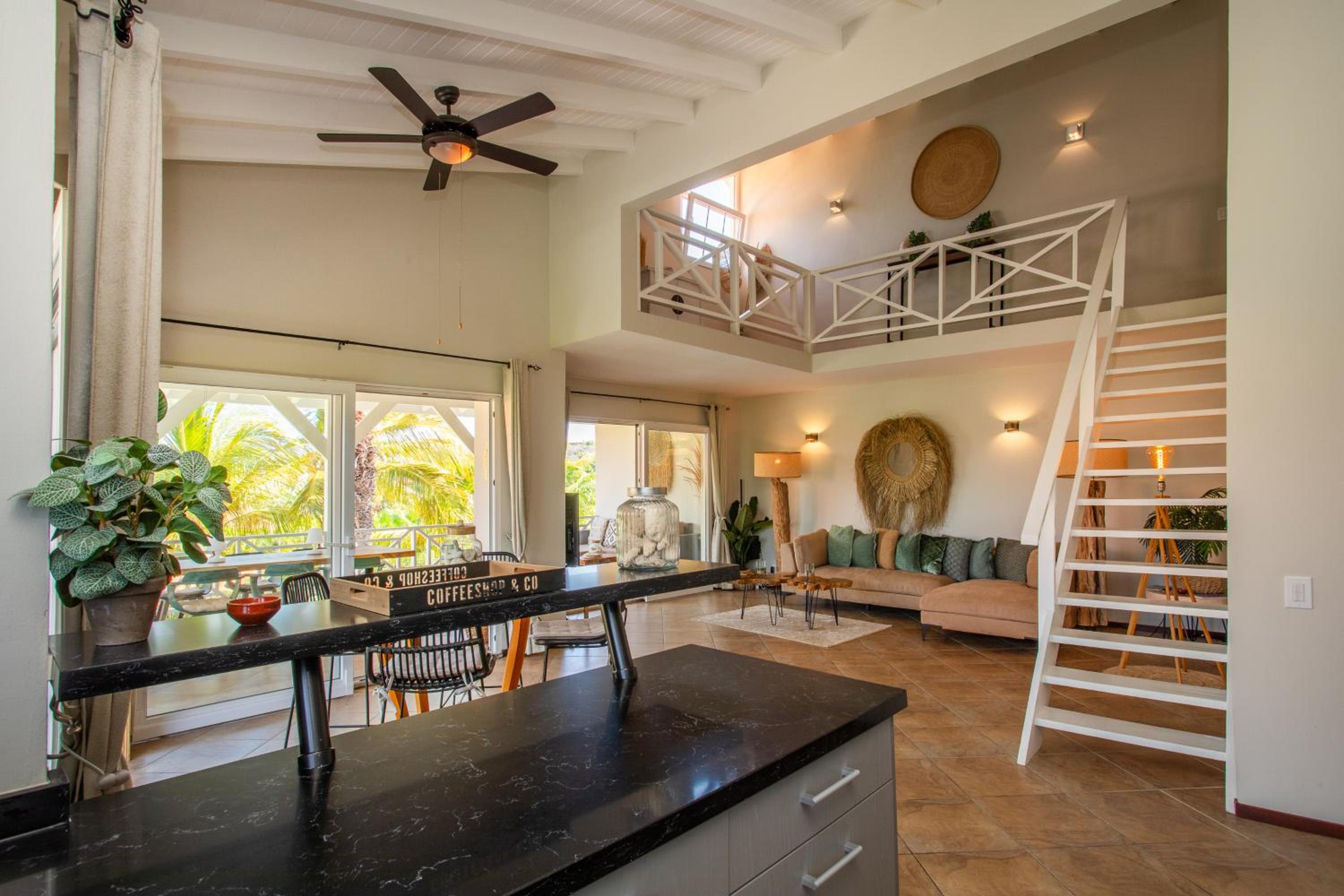 Penthouse Tropicana 6 persons gated penthouse with pool