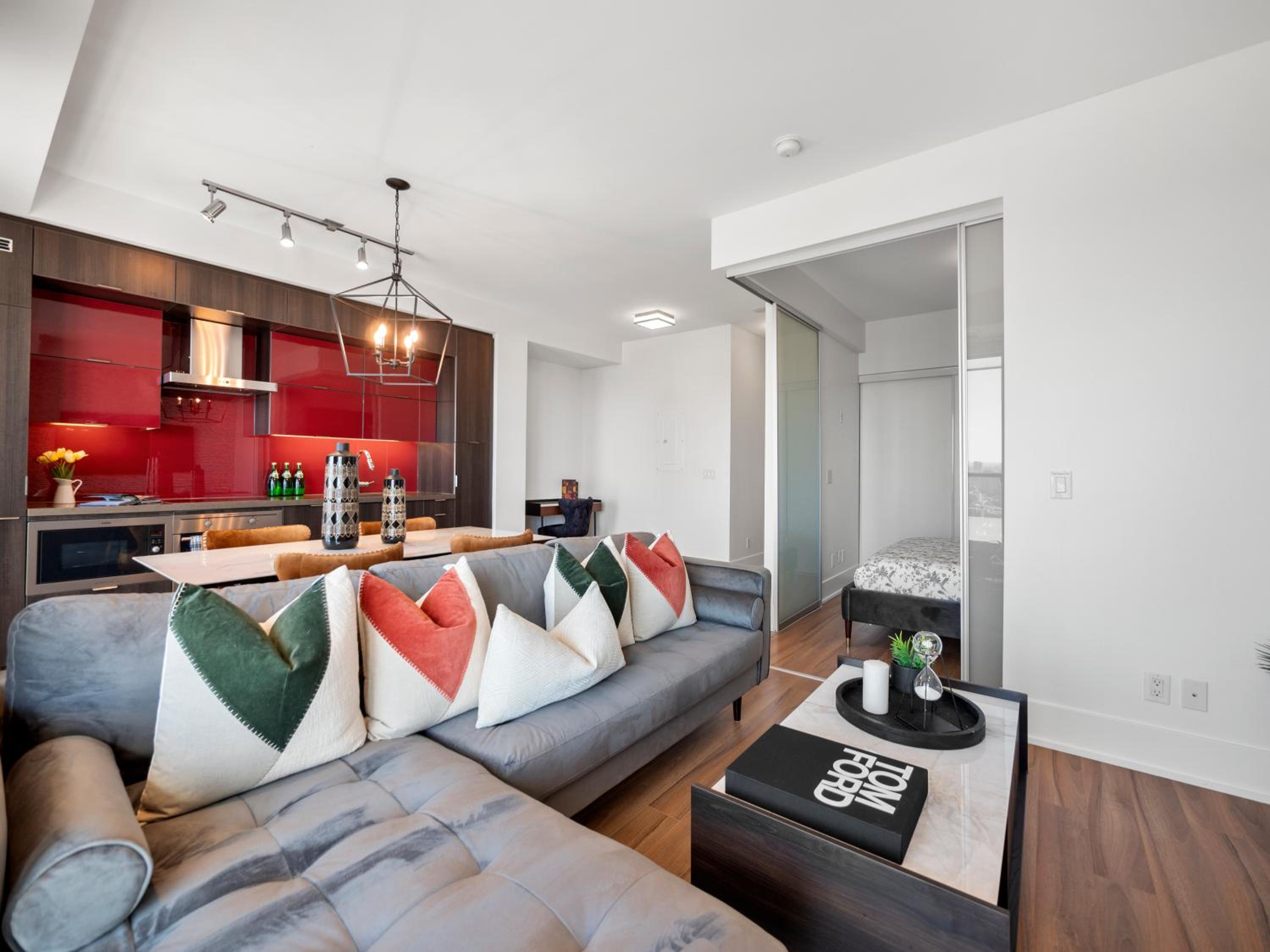 Stylish One Bedroom Suite - Entertainment District Toronto
