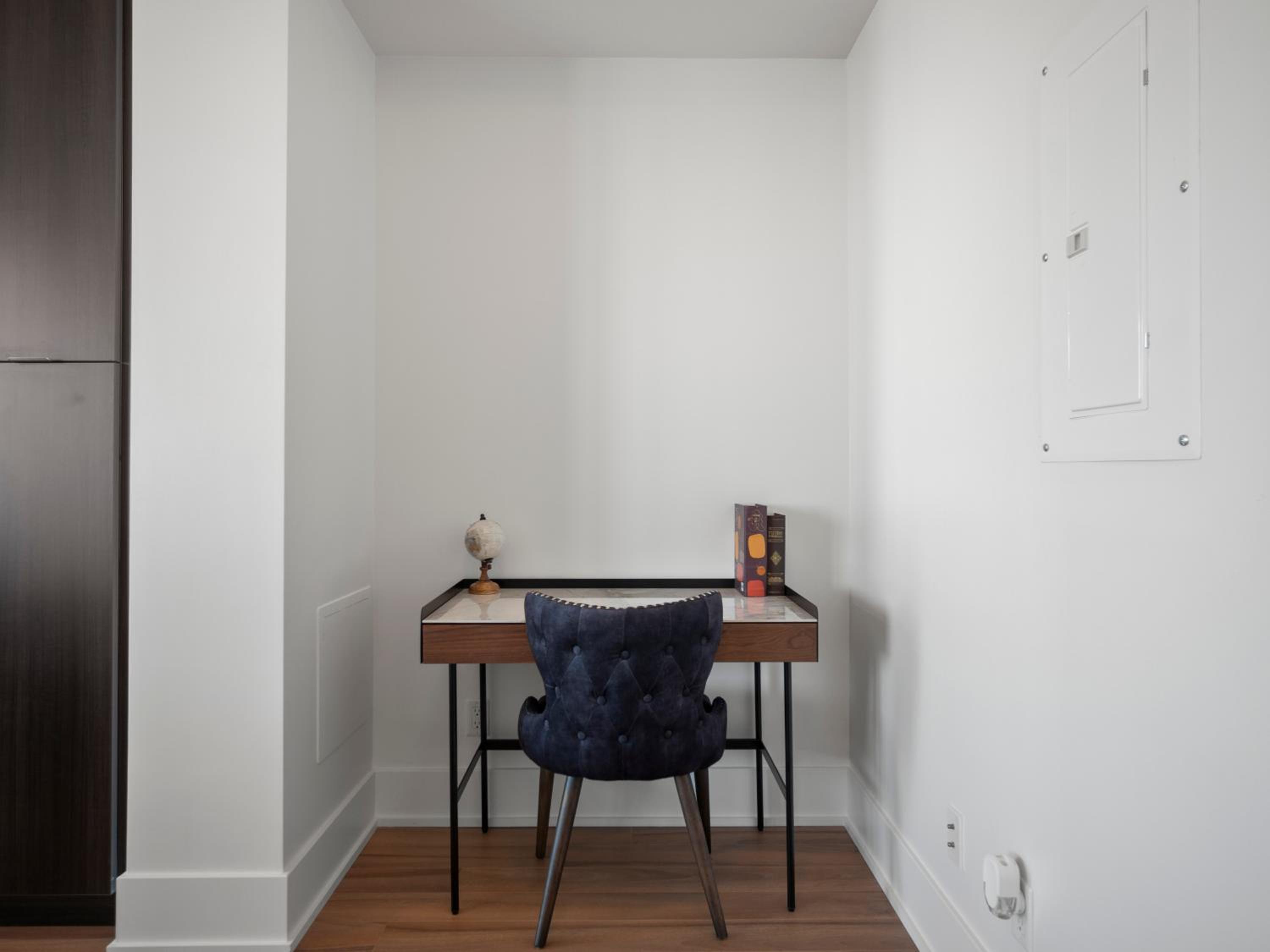 Stylish One Bedroom Suite - Entertainment District Toronto