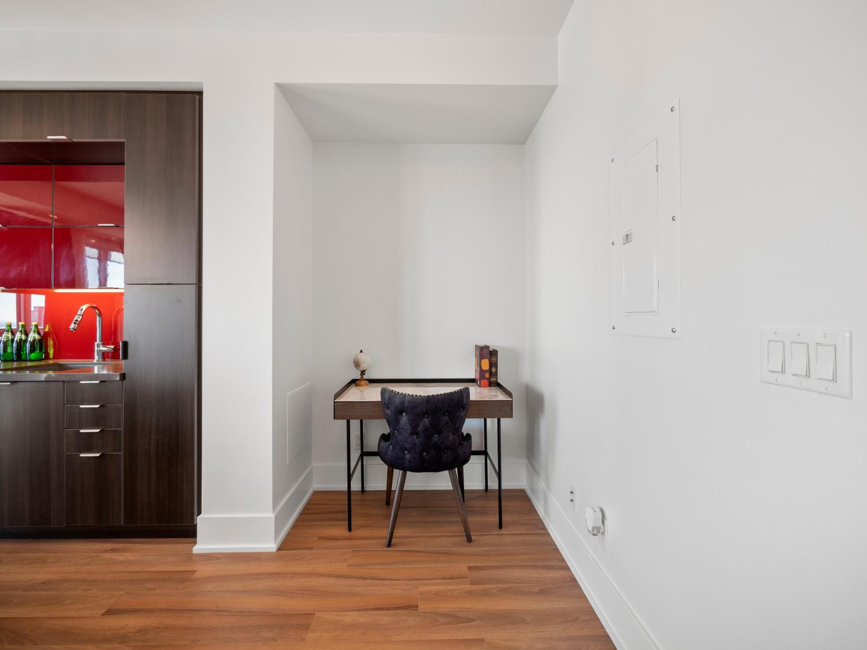 Stylish One Bedroom Suite - Entertainment District Toronto