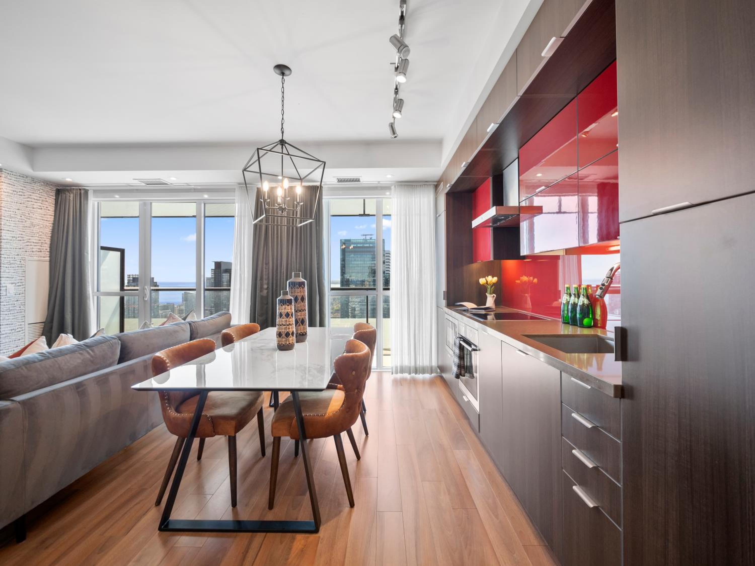 Stylish One Bedroom Suite - Entertainment District Toronto