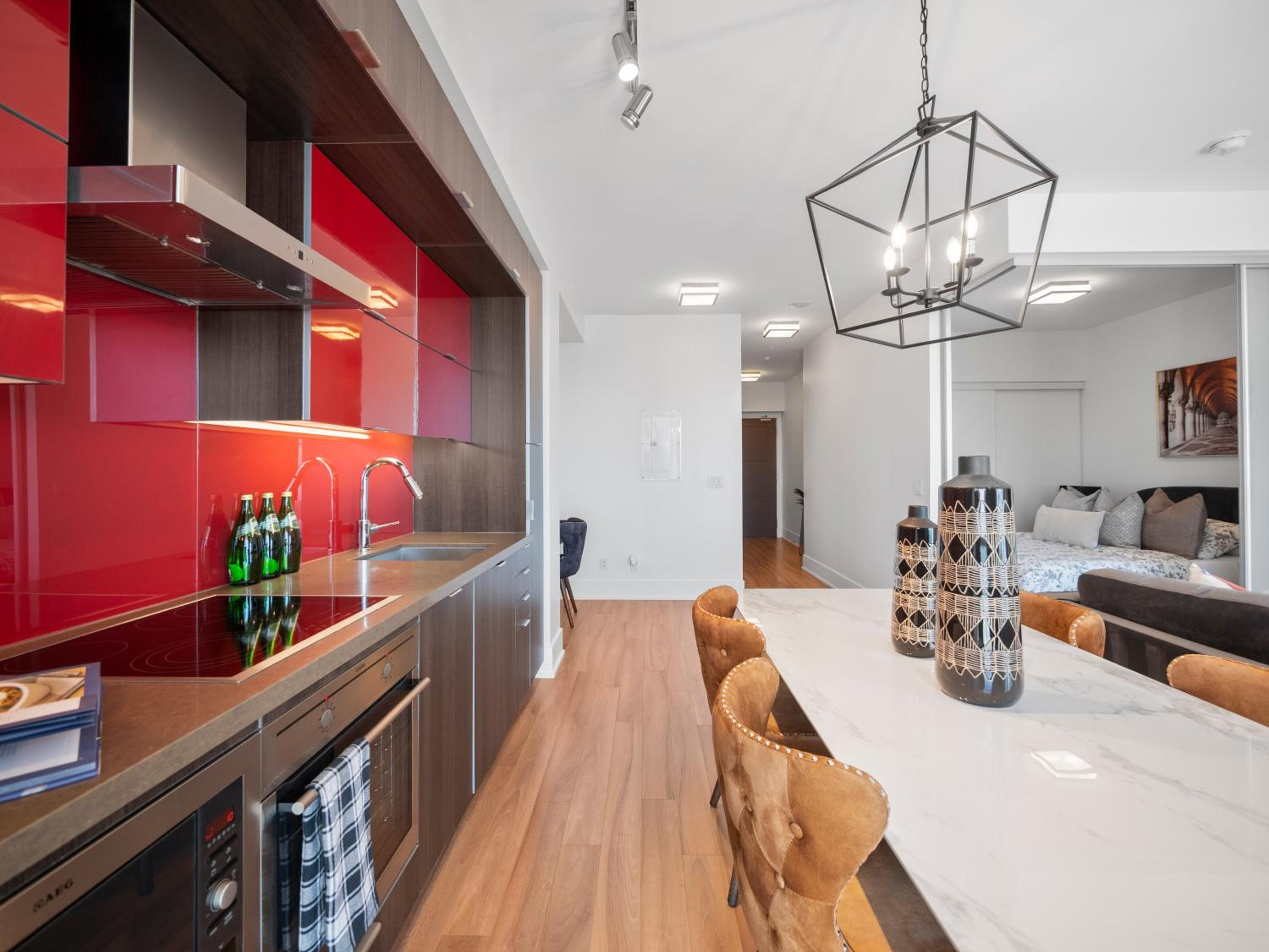 Stylish One Bedroom Suite - Entertainment District Toronto