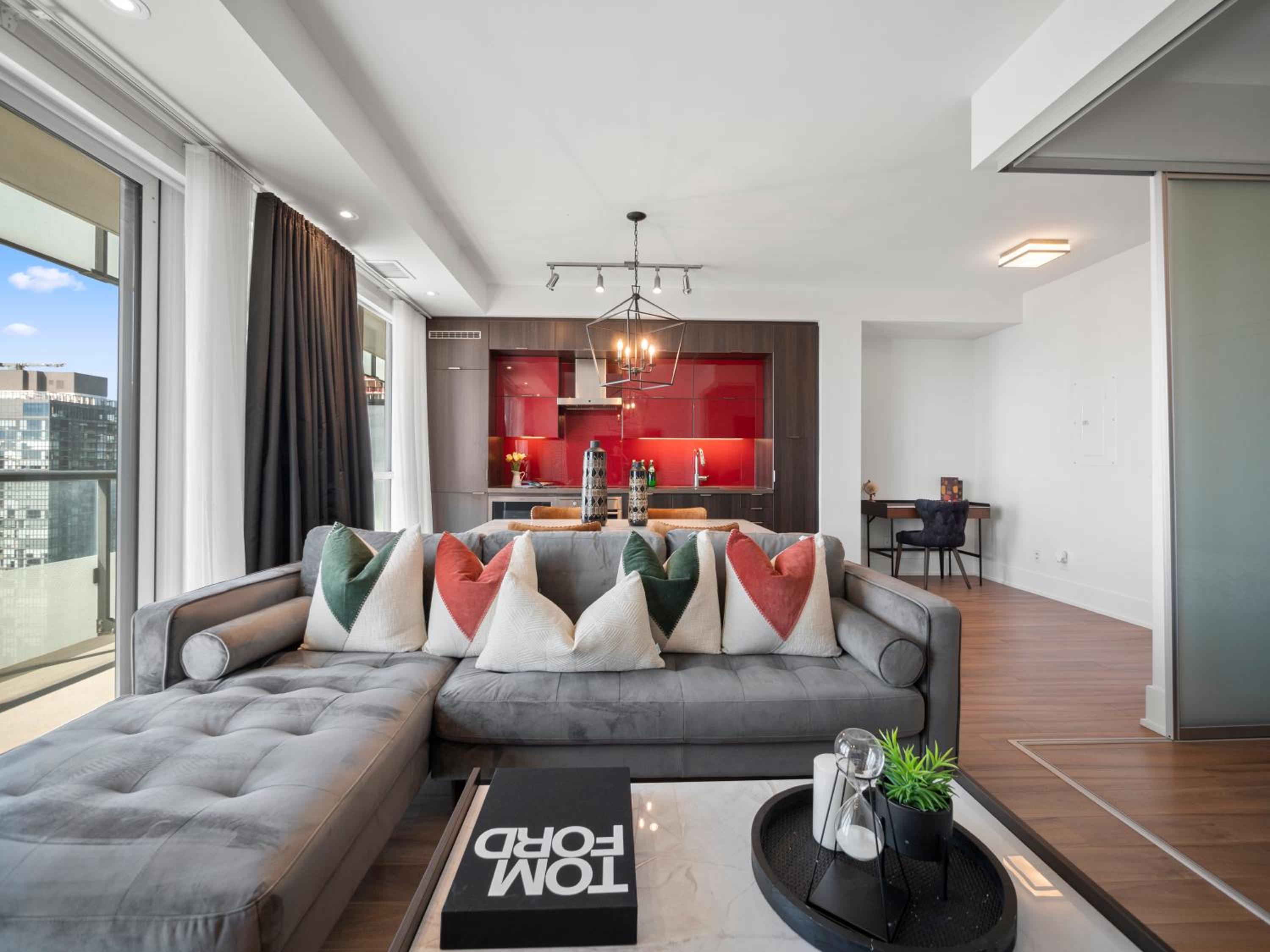 Stylish One Bedroom Suite - Entertainment District Toronto