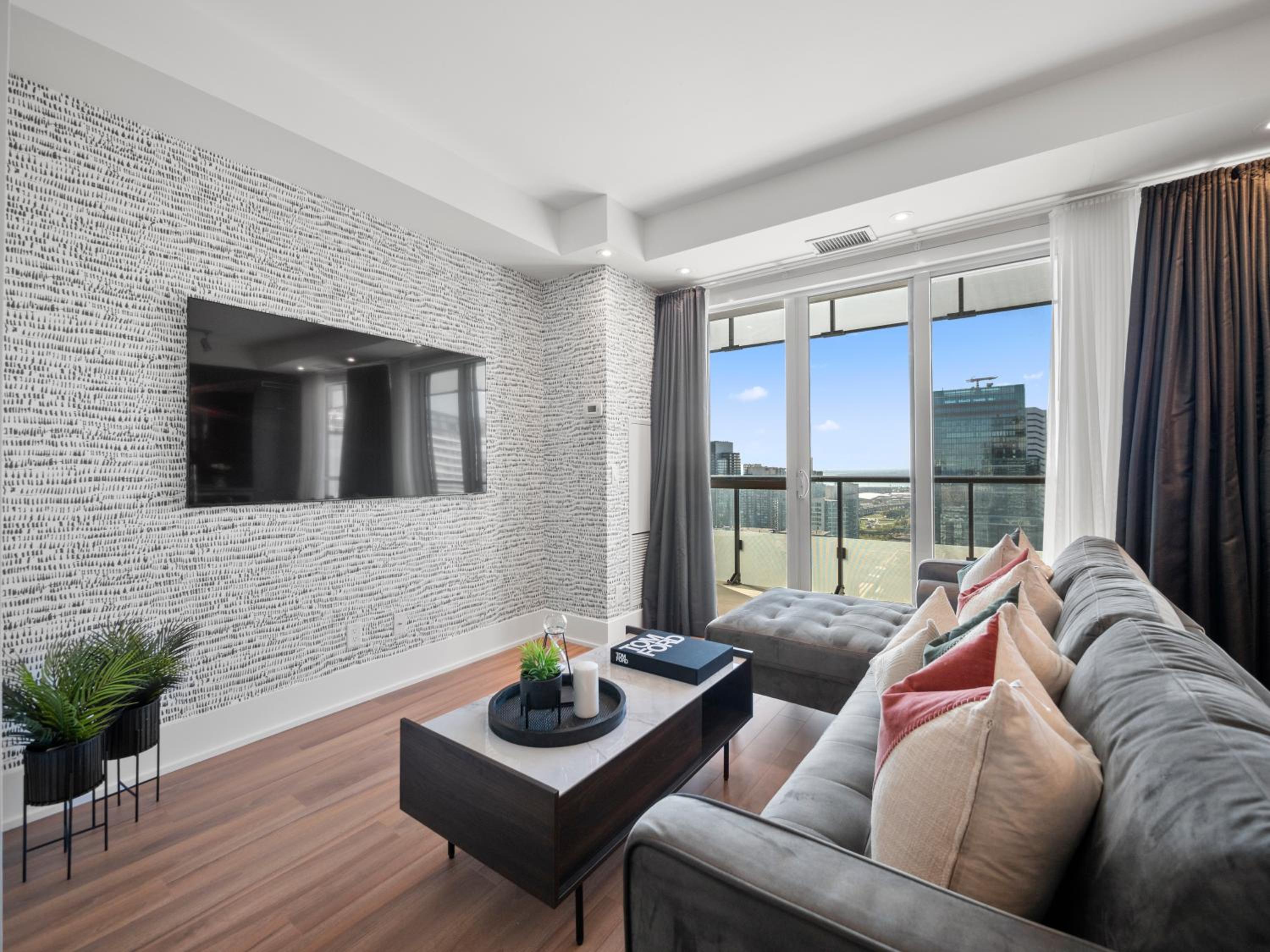 Stylish One Bedroom Suite - Entertainment District Toronto