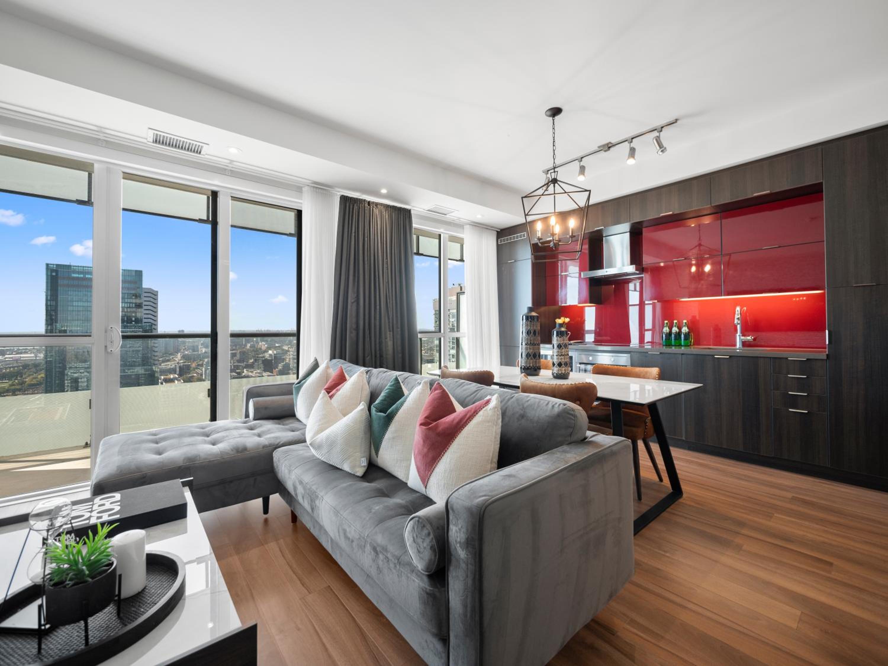 Stylish One Bedroom Suite - Entertainment District Toronto