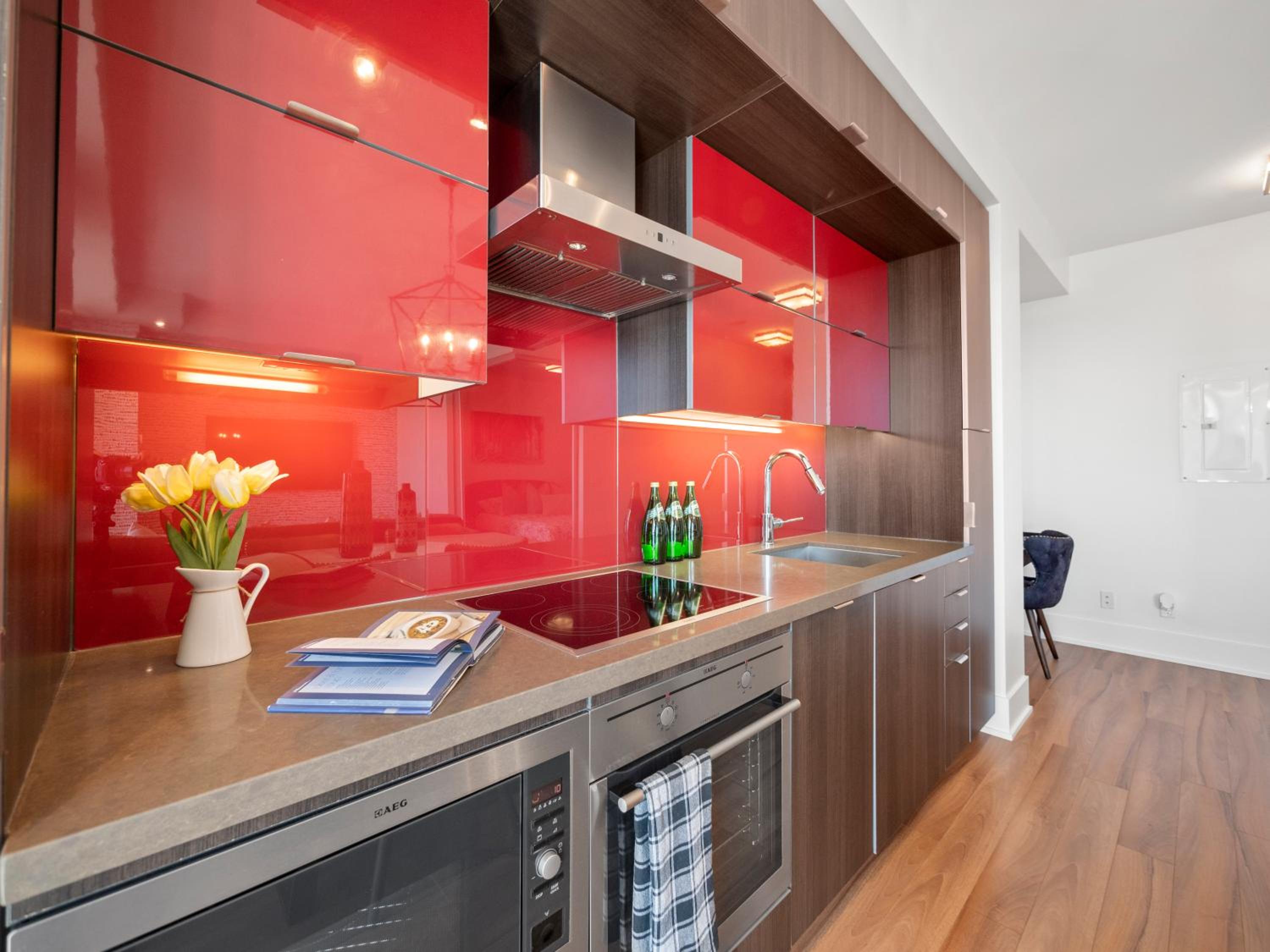 Stylish One Bedroom Suite - Entertainment District Toronto