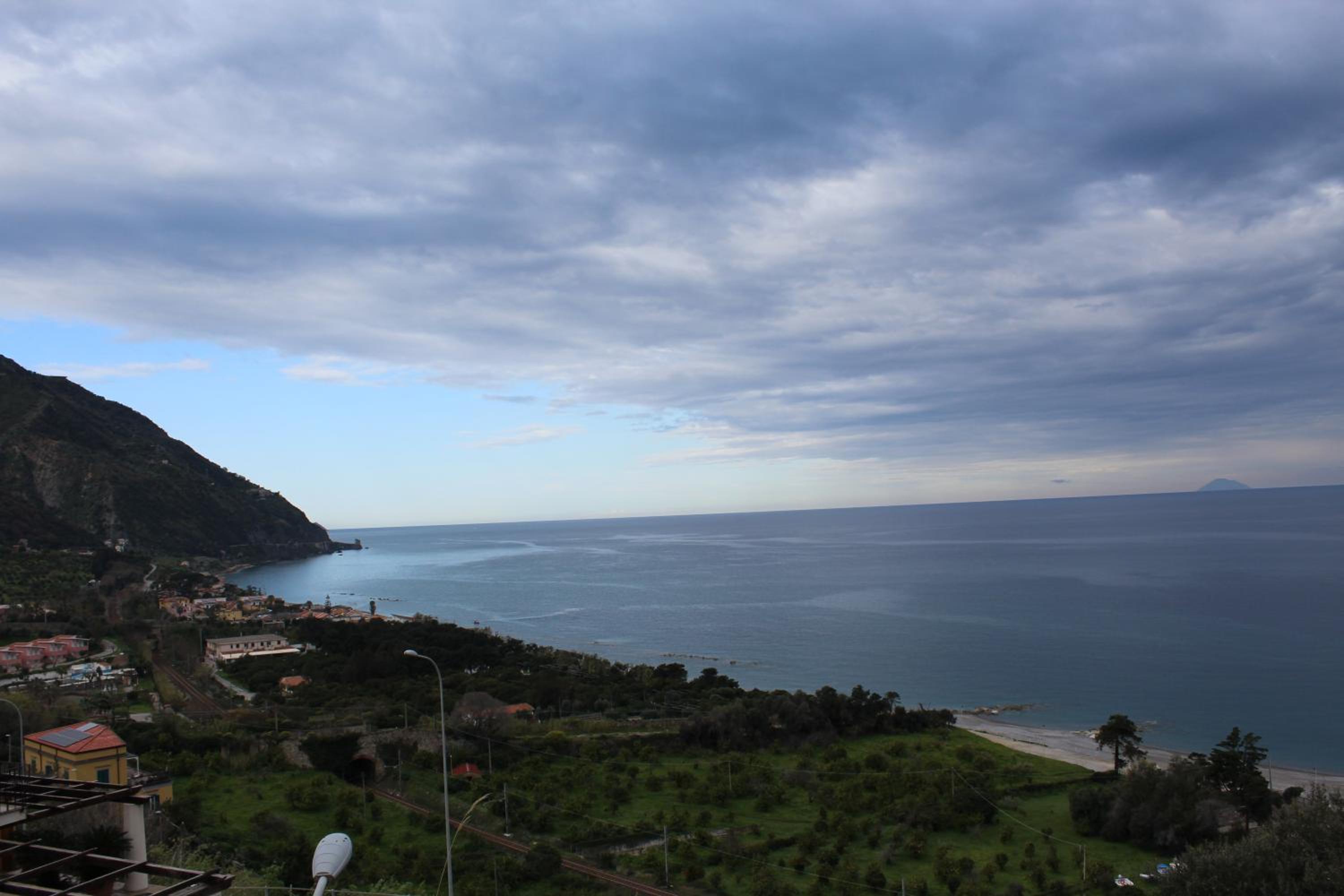 Casa Spisidda Appartamento "Panarea" per 4 persone con vista sulle Eolie view 2