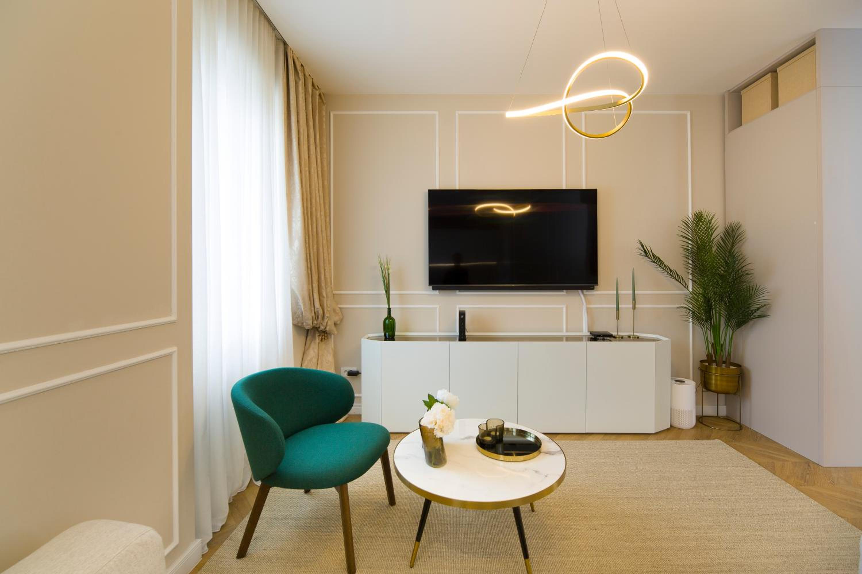 Split Vacations - Melius Apartment Split - Property Image 2