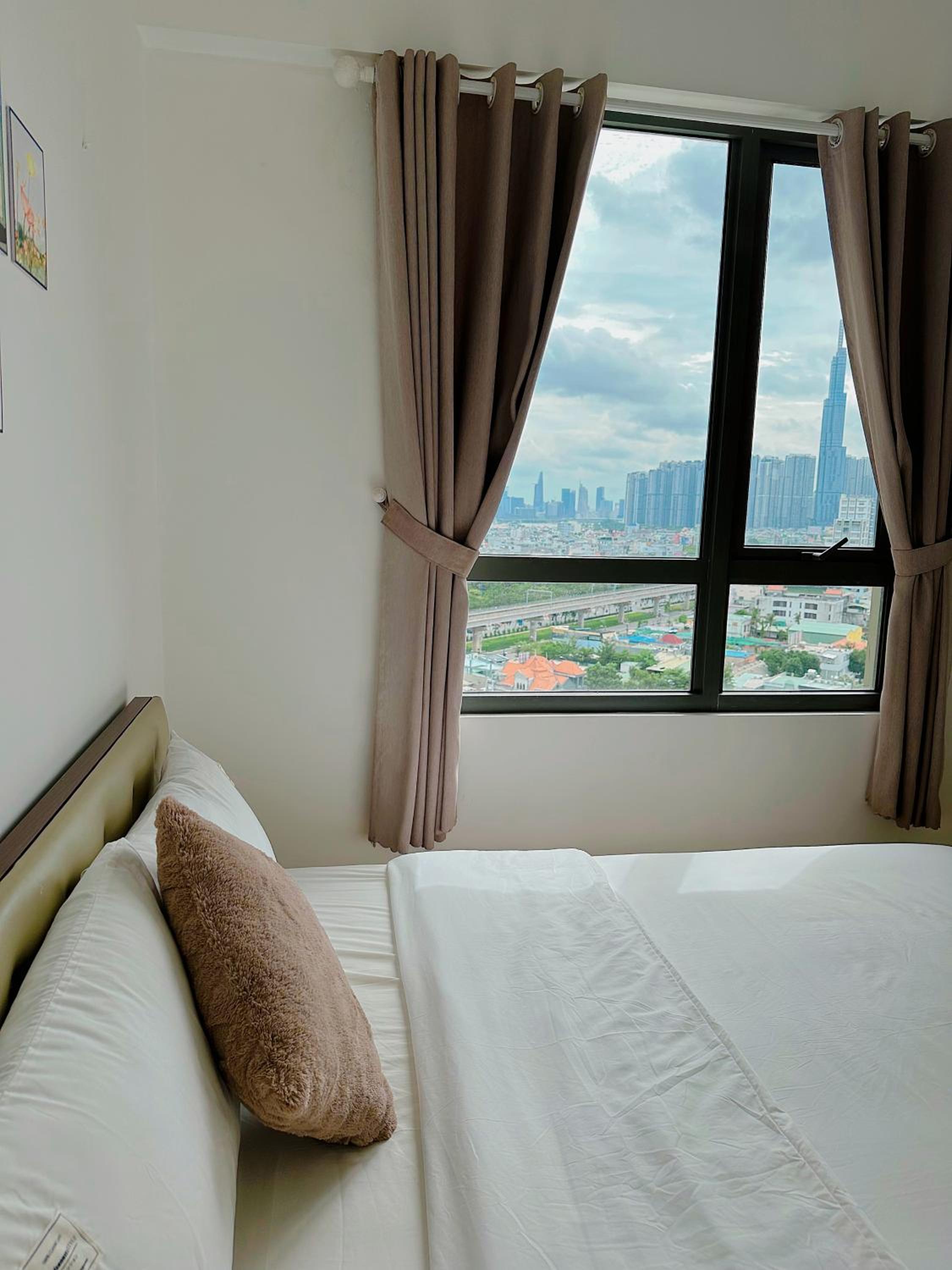 SamHomes - Luxury apartment at Masteri Thao Dien - Free Gym, Pool
