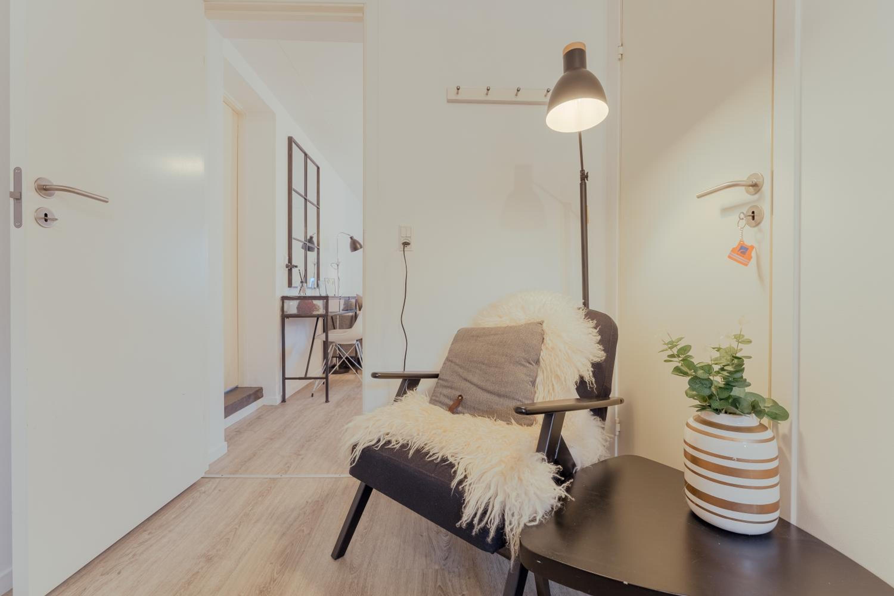 Lovely Apartment / 10 min walk from city centre view 2