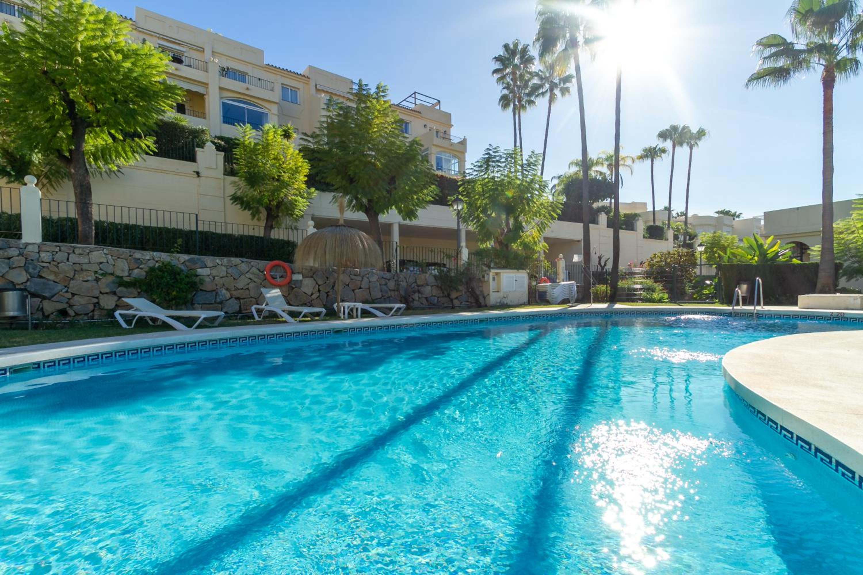 MARBELLA BANUS SUITES - La Quinta Hills Townhouse Double Terrace