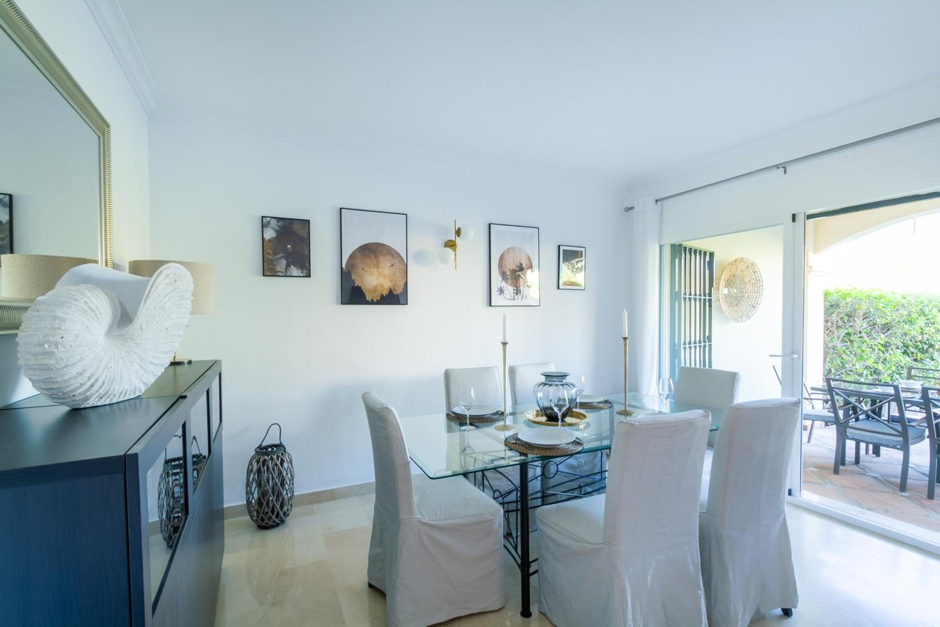 MARBELLA BANUS SUITES - La Quinta Hills Townhouse Double Terrace