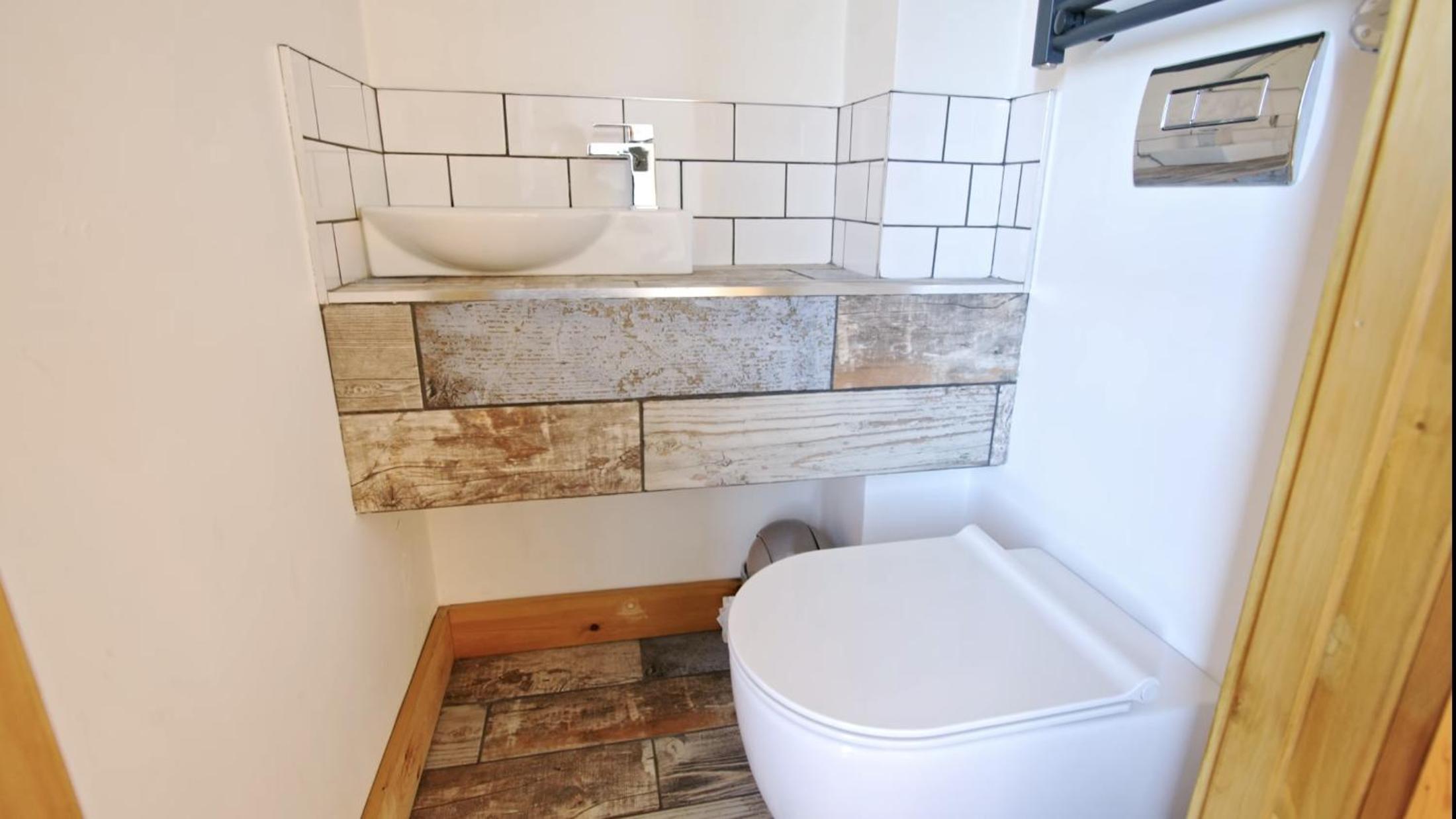 Guyscliffe Farm Apartment