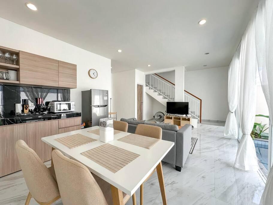 Villa La Buena Vida Modern Style