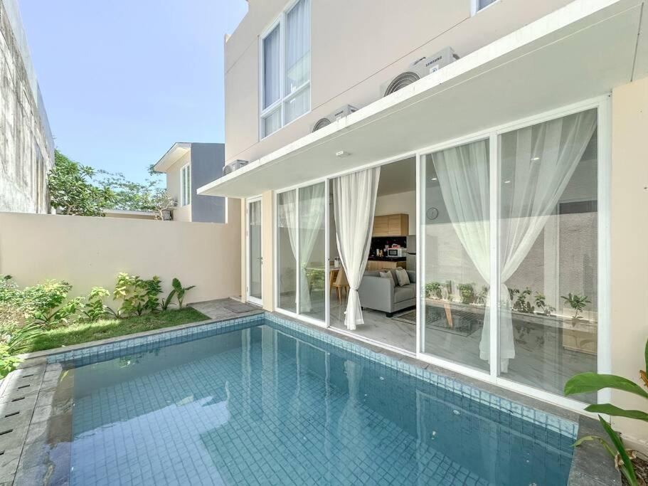 Villa La Buena Vida Modern Style