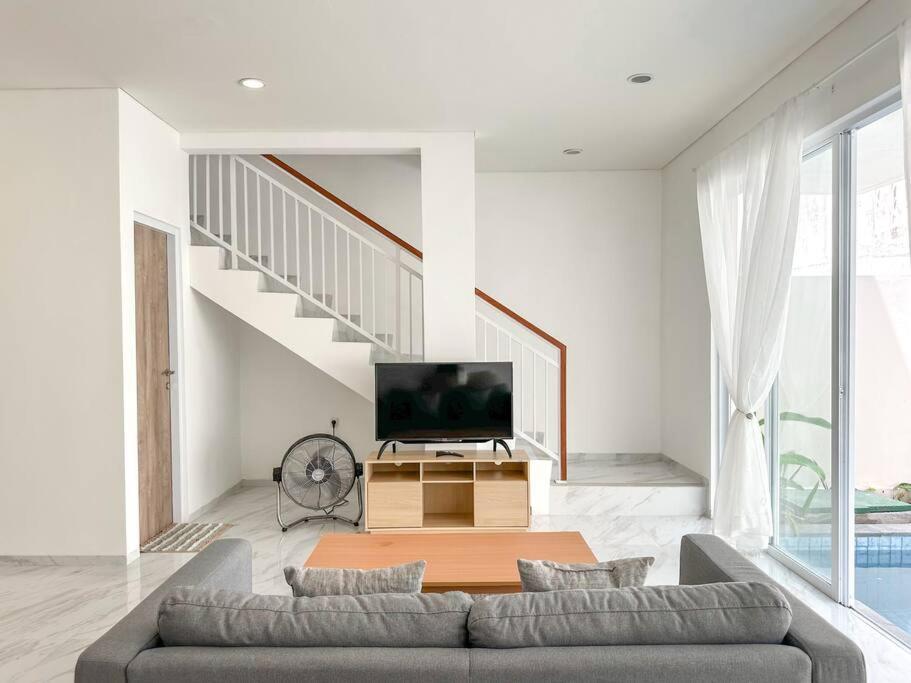 Villa La Buena Vida Modern Style