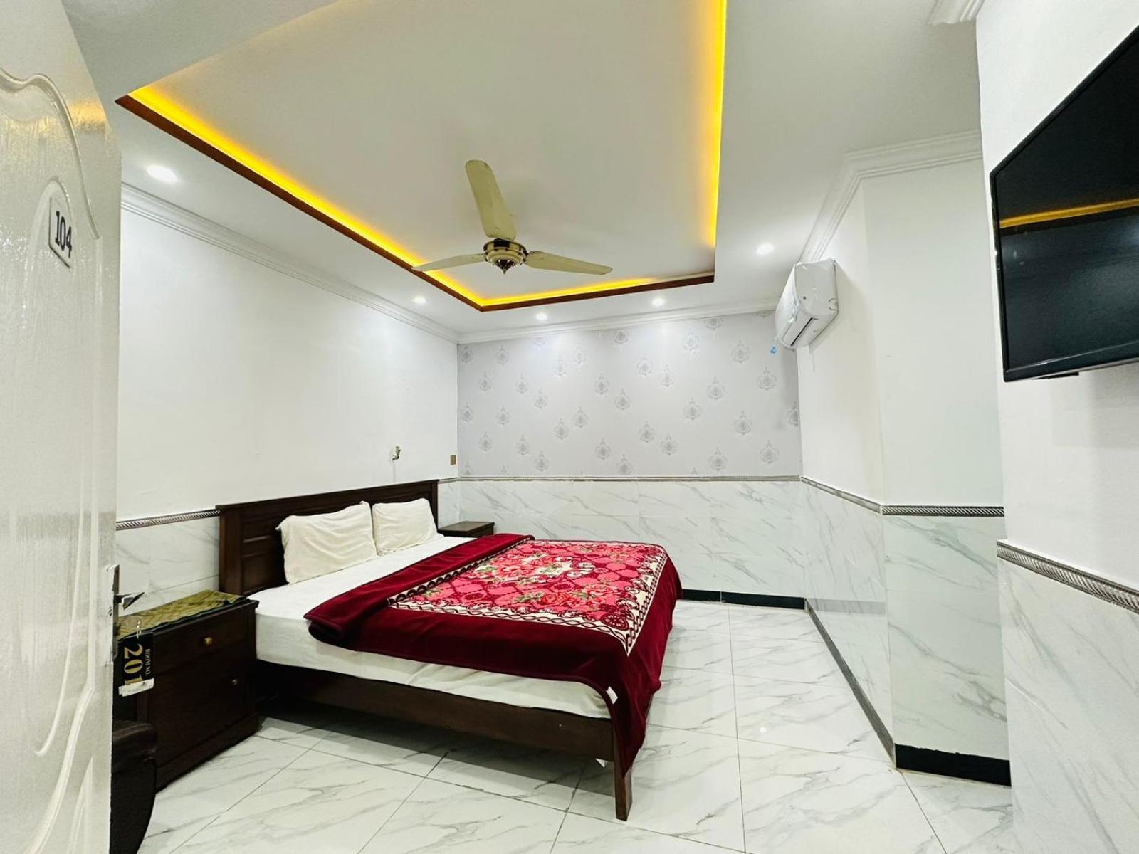 Royal Grand Guest House Only For Families Islamabad view 2
