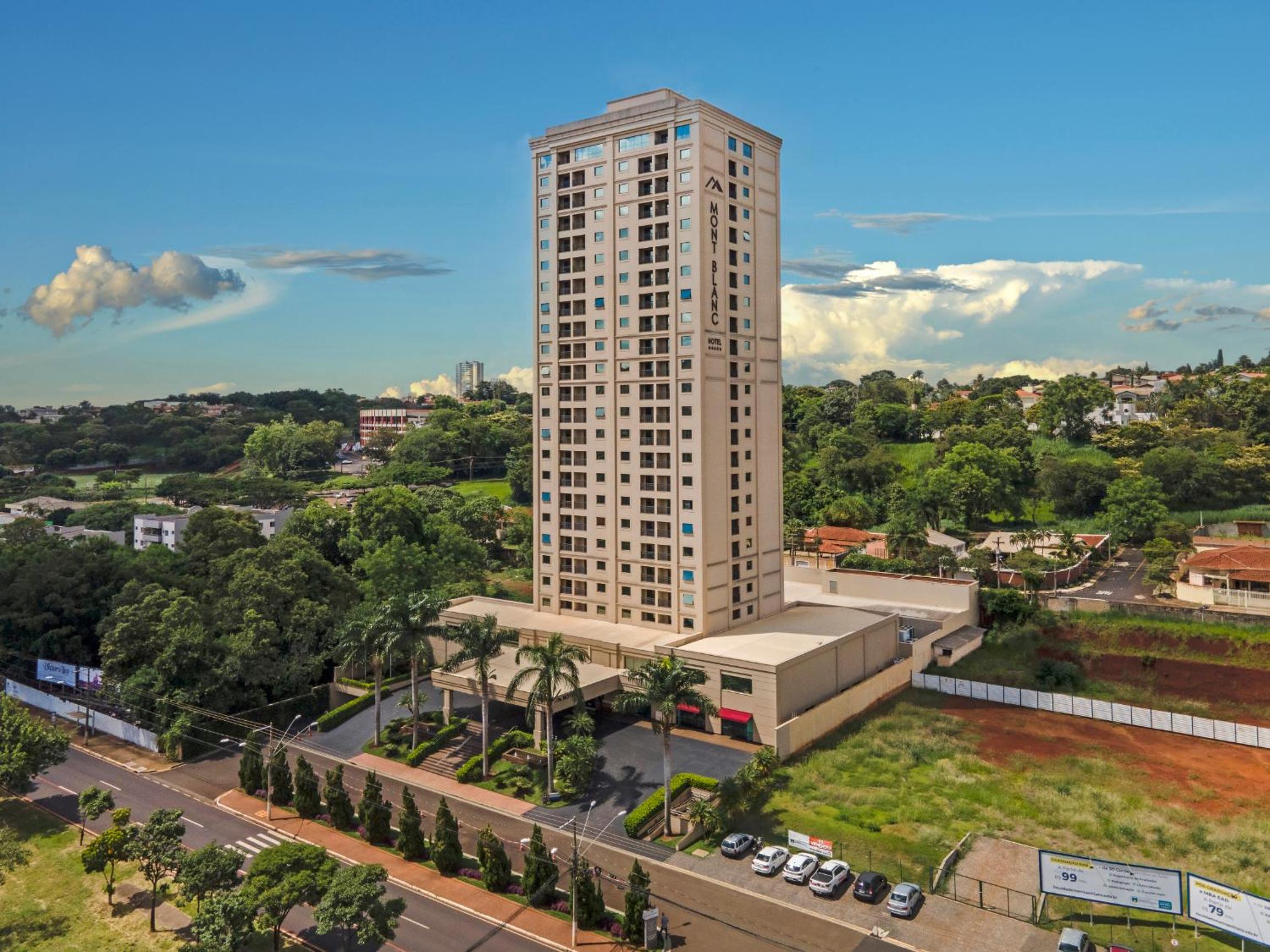 Hotel Mont Blanc Premium - Image 1