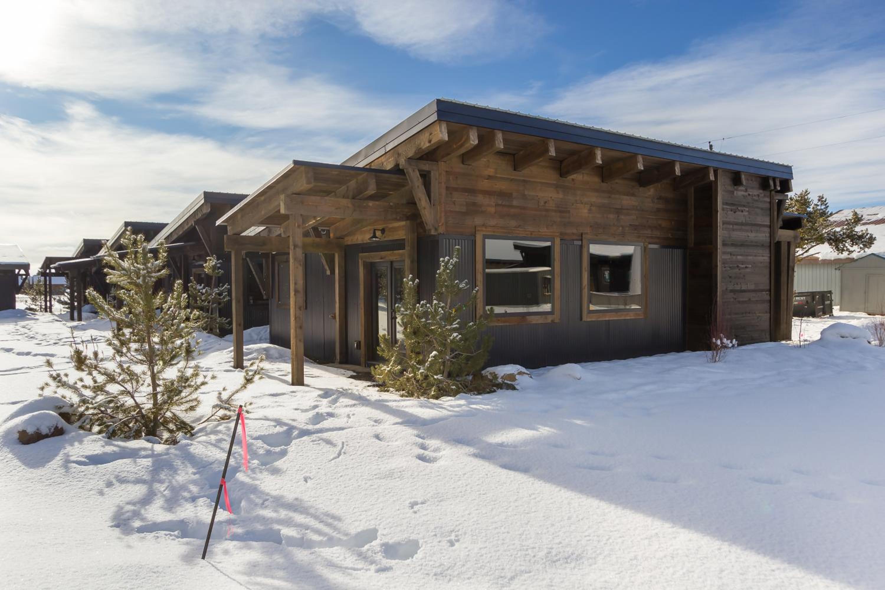 Discover Mountain and Fishing Luxury at Pheasant Tail Villa, 2 Br, 2 Ba, Fire Pit, BBQ! view 3