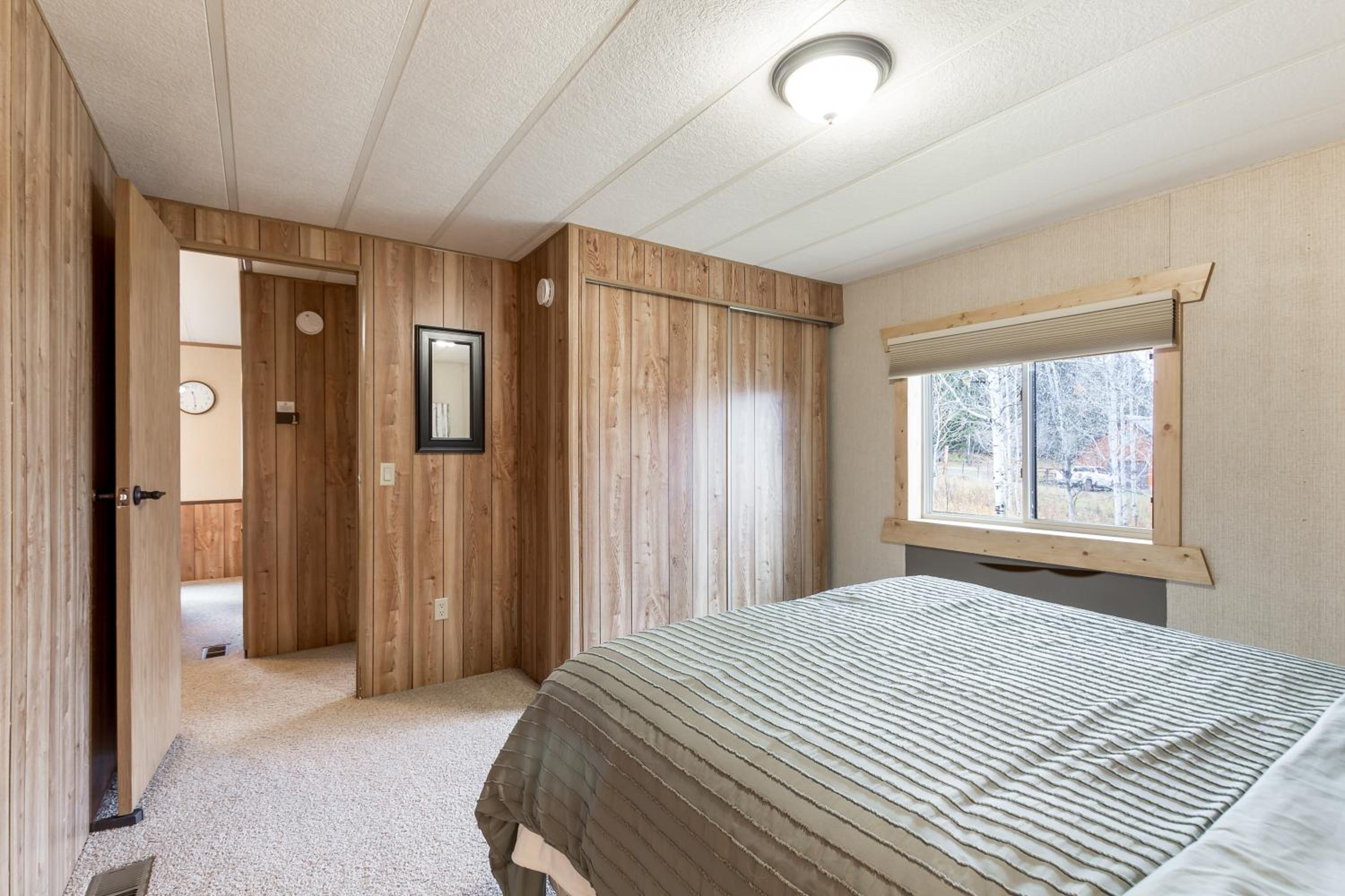 New Listing, Lakeview, Quiet, and Serene Relaxation, Dog Friendly, Sleeps 6 view 5