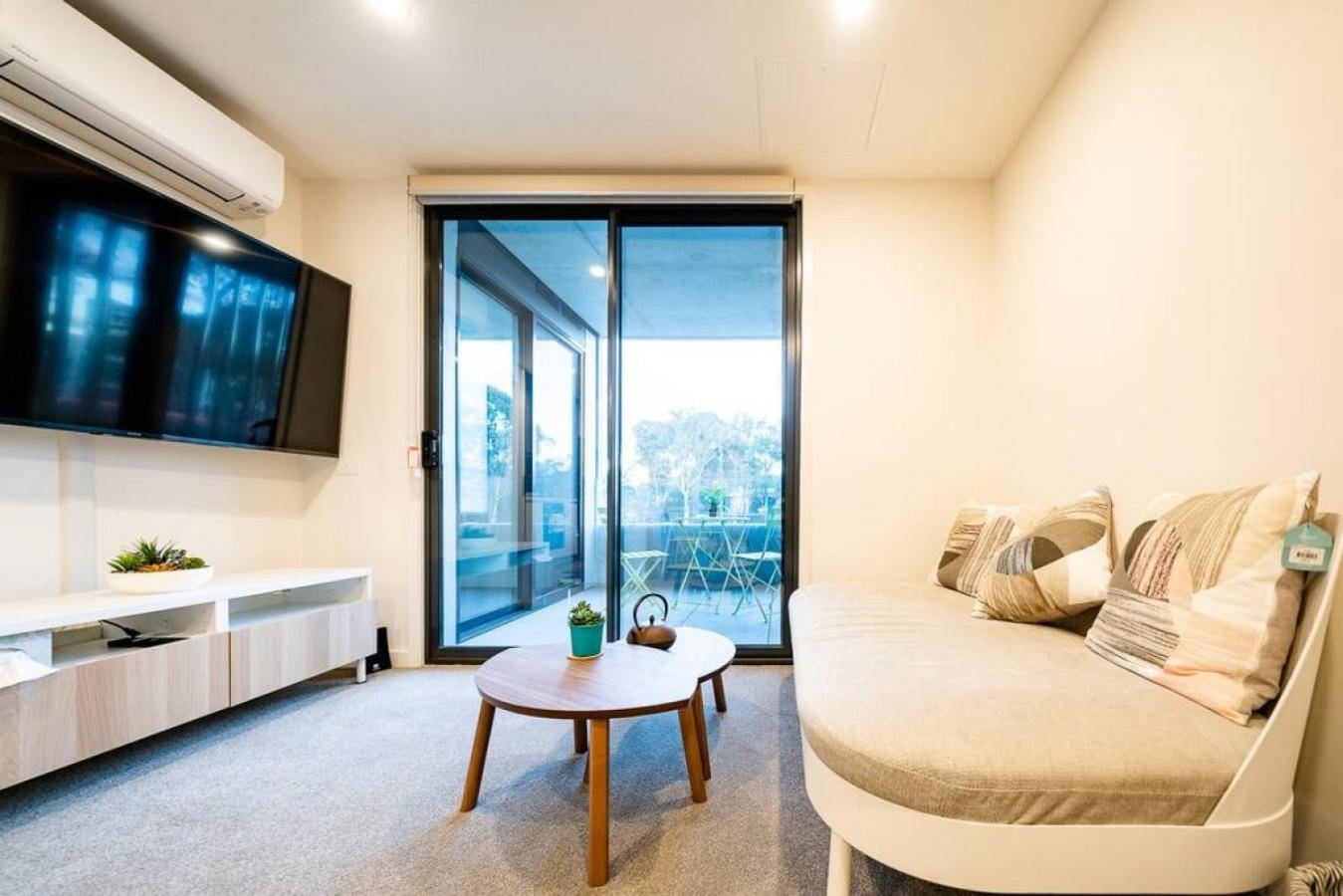 Luxury and Stylish Apt on NB Ave