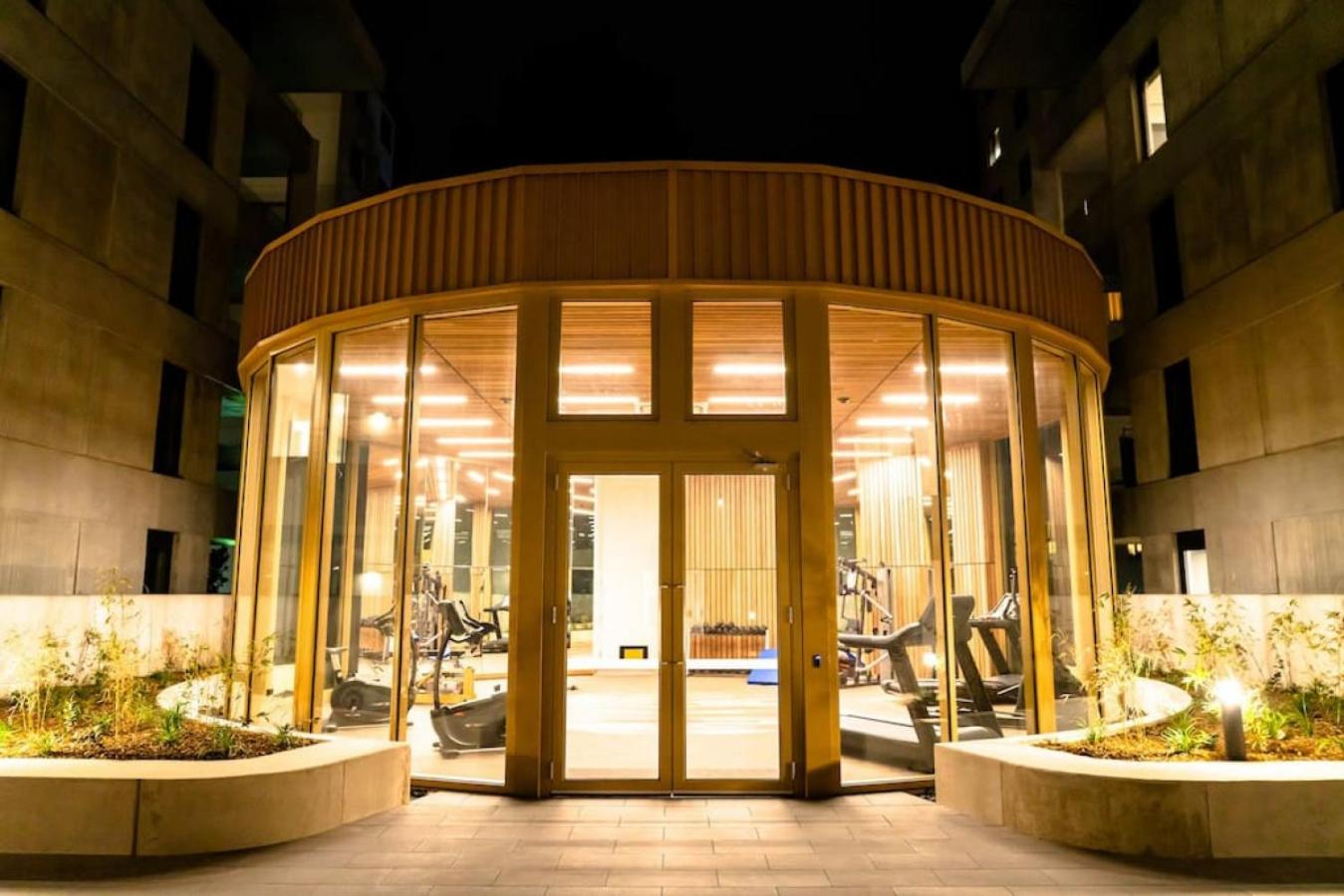 Luxury and Stylish Apt on NB Ave