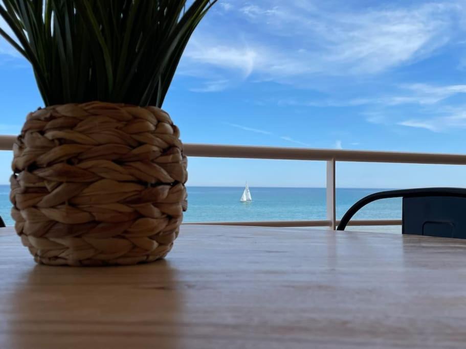 AP-4 XimoApartments A Primera Línea de Playa & Parking photo 3