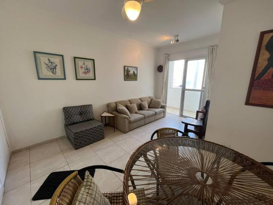 Apartamento na praia de Pitangueiras (Guarujá-SP).