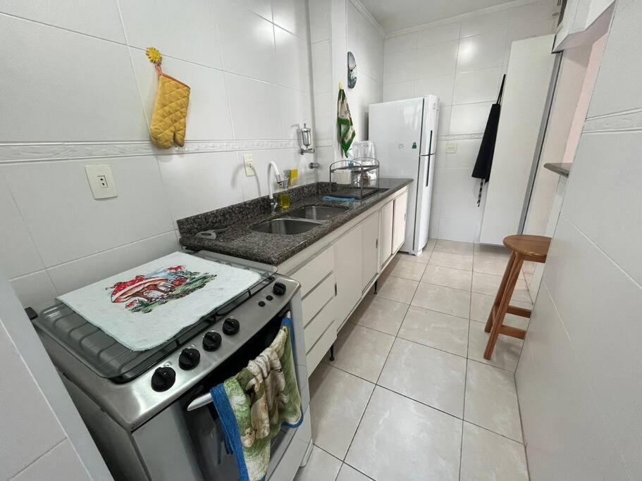 Apartamento na praia de Pitangueiras (Guarujá-SP).