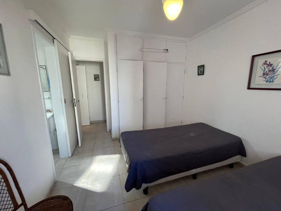 Apartamento na praia de Pitangueiras (Guarujá-SP).