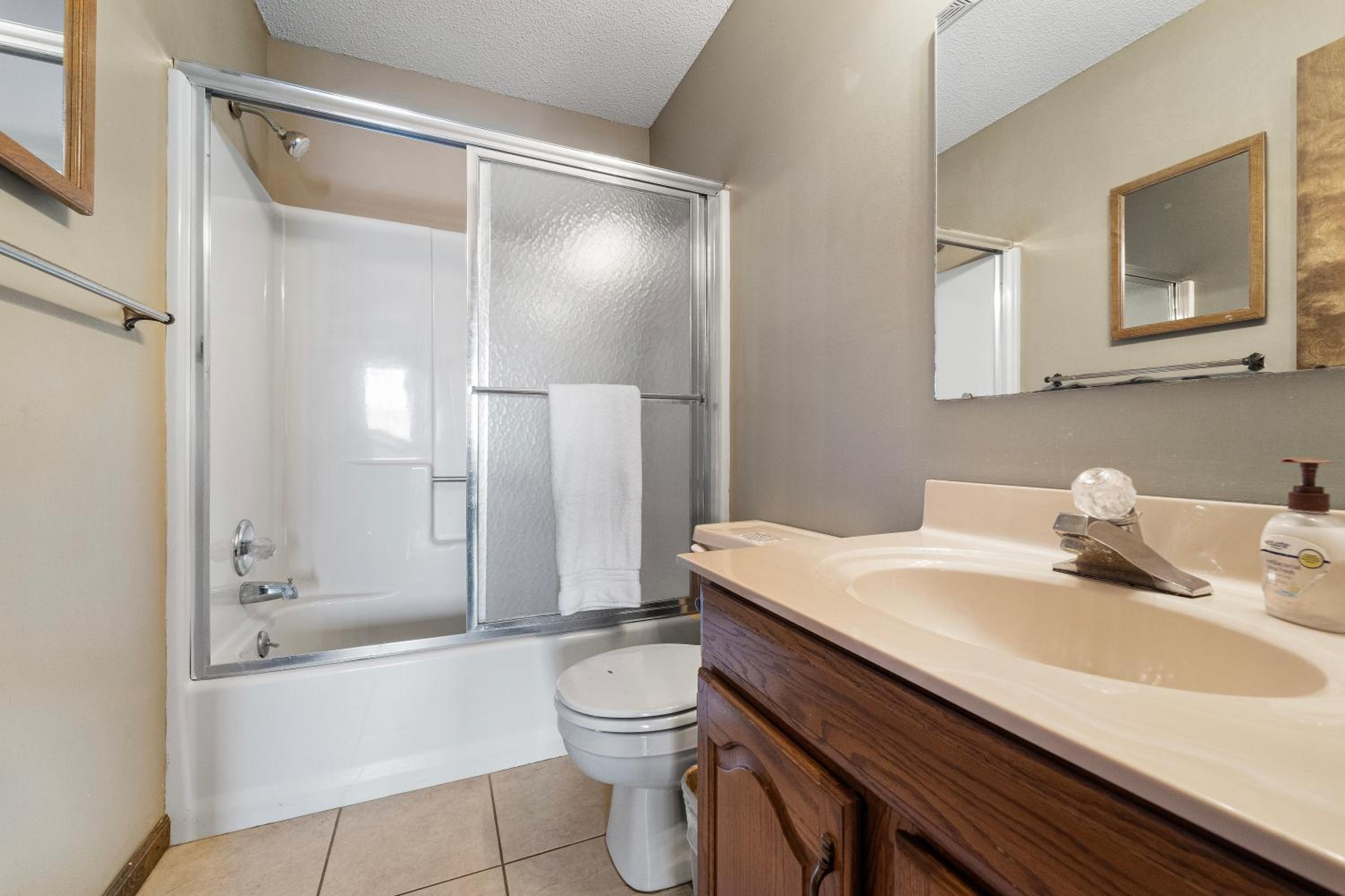 Lodge Sleep 16- Bachelor/bachelorette Parties Welcome! view 3