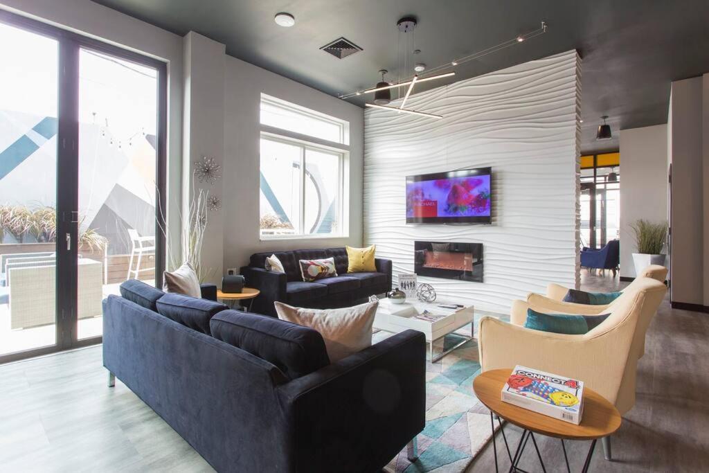 Quaint Studio w/Pool Table/Patio by Italian Market view 4