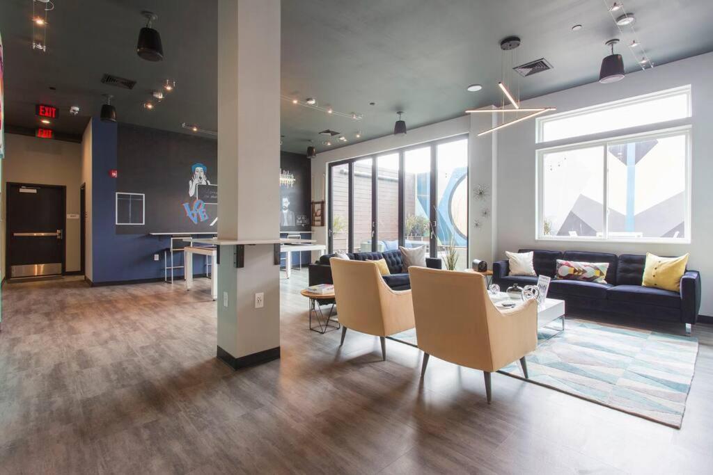 Quaint Studio w/Pool Table/Patio by Italian Market view 5