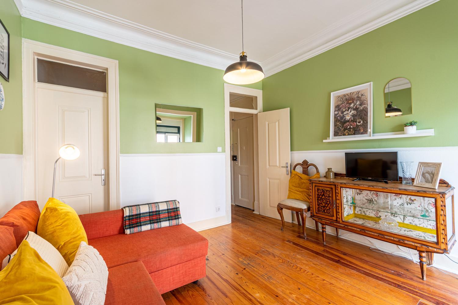 Spacious apartment with terrace at Graça view 3