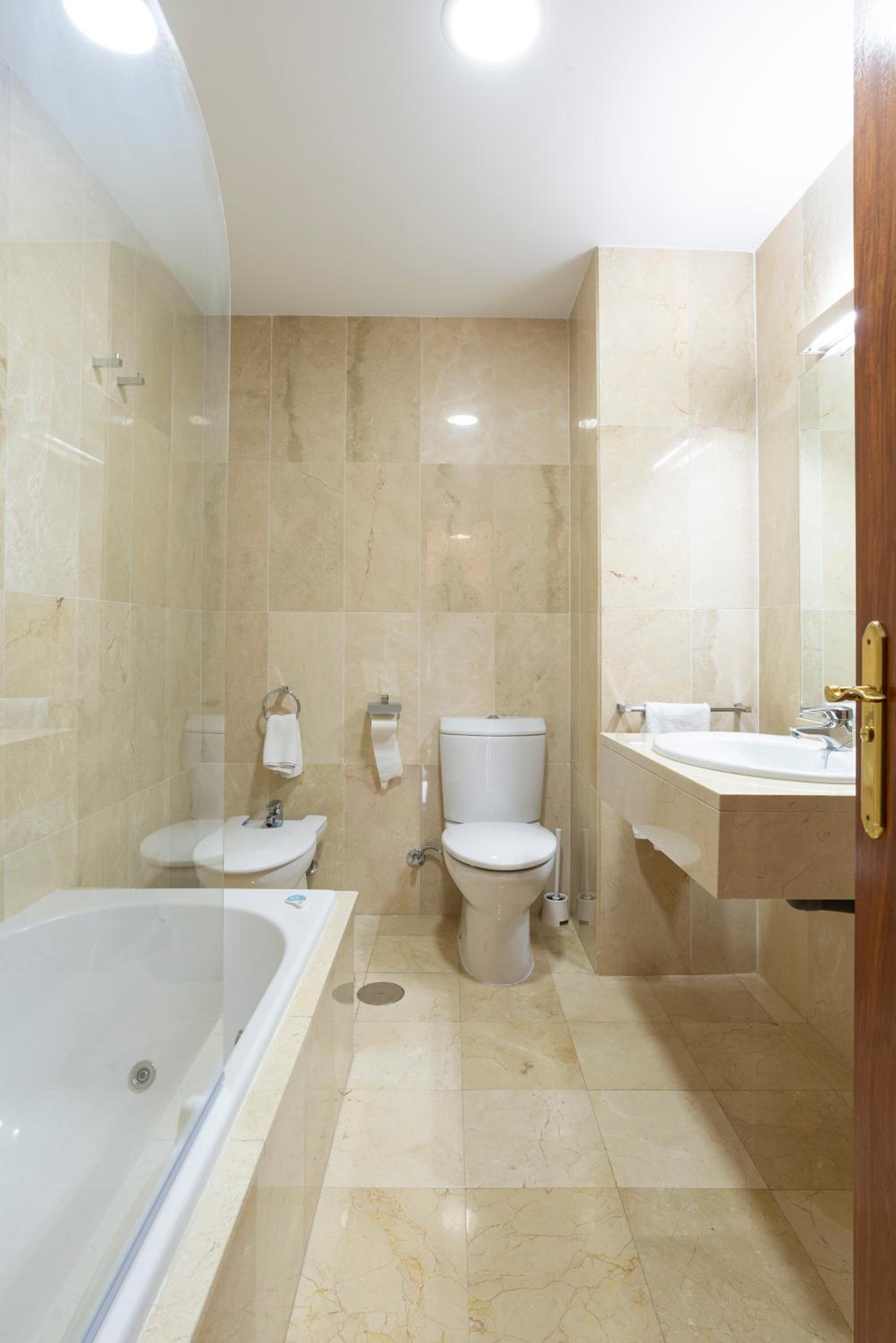Teatro Plaza Apartments