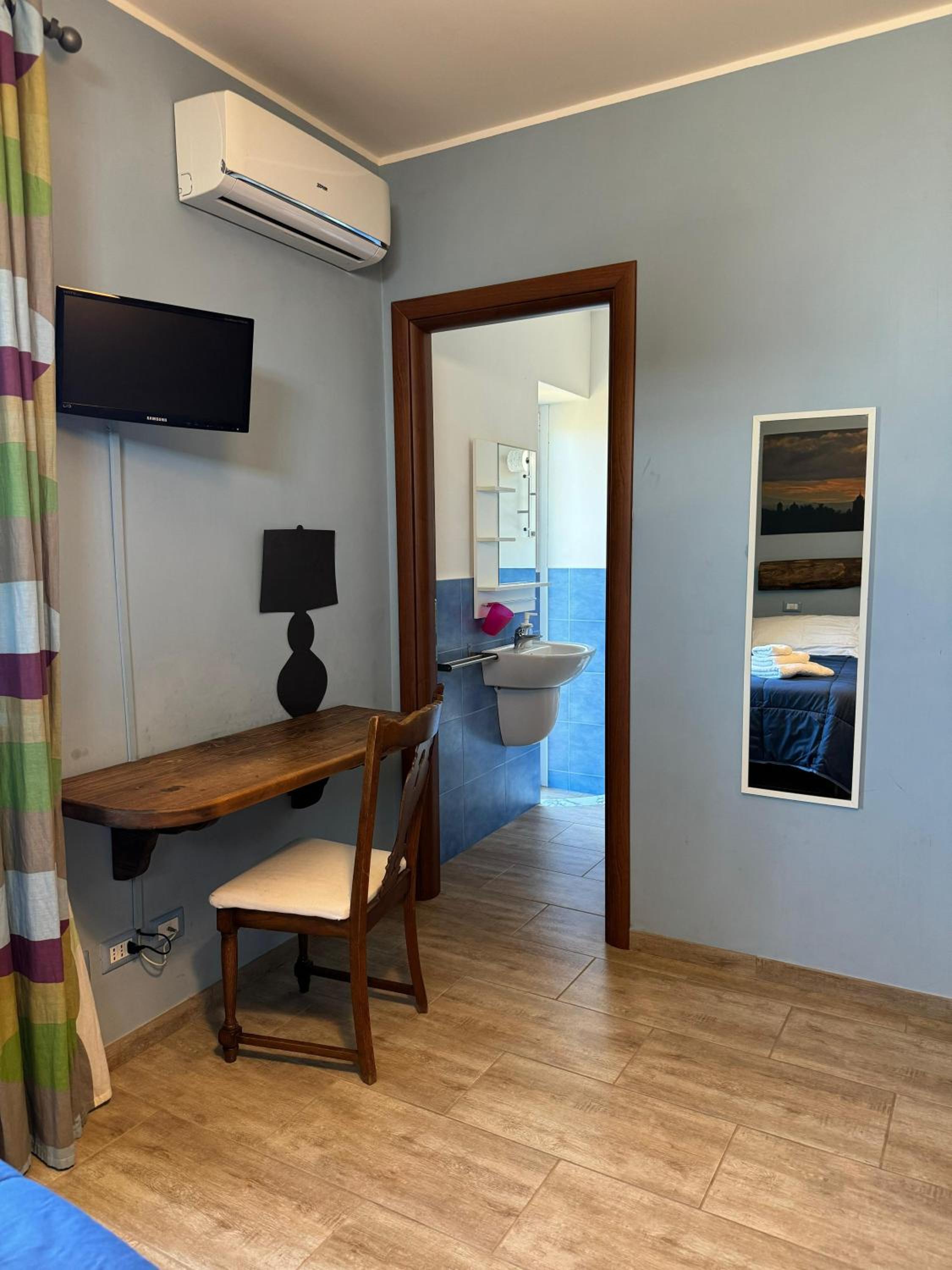 hotel room