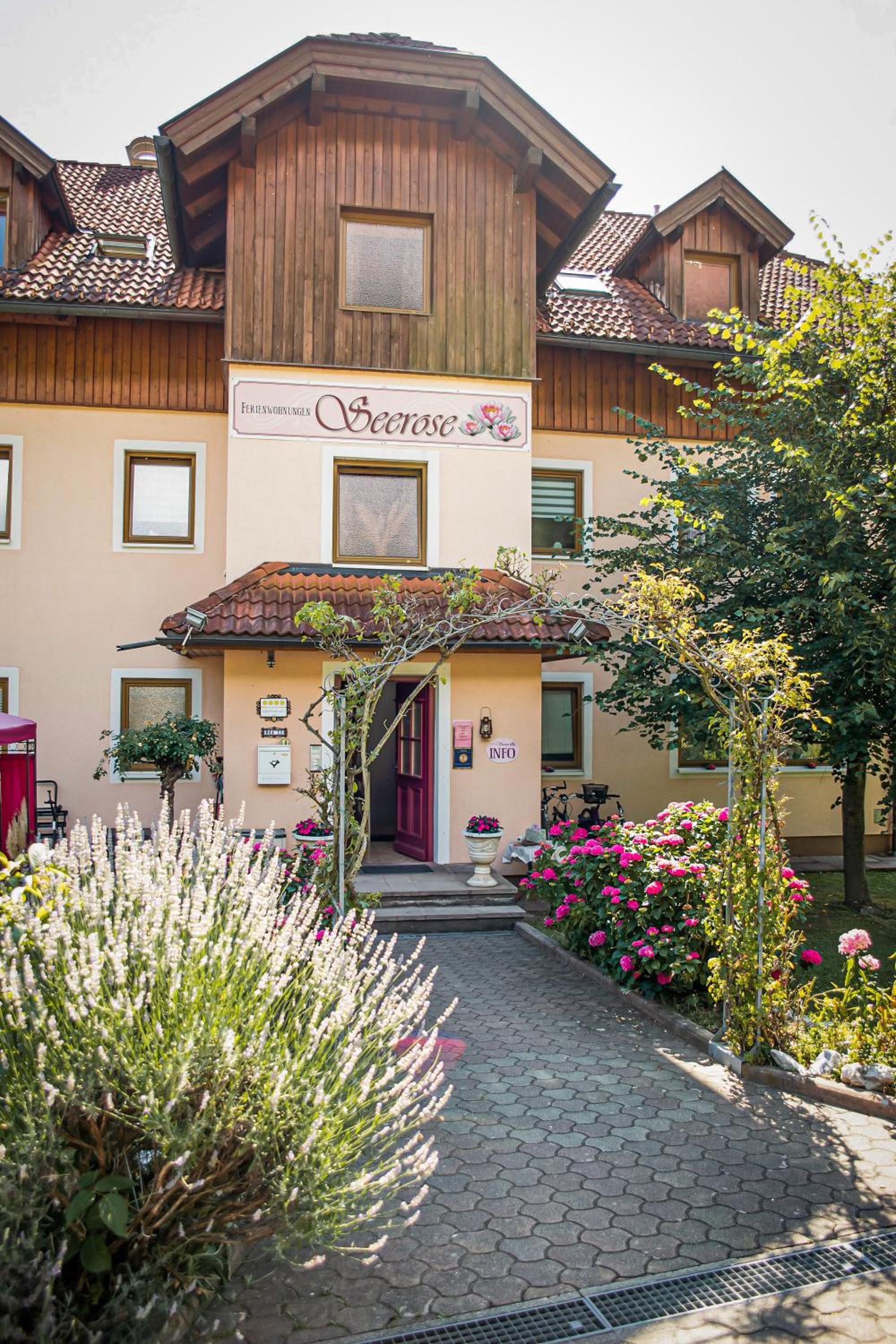 Ferienwohnungen Seerose in Dellach direkt am Millstätter See