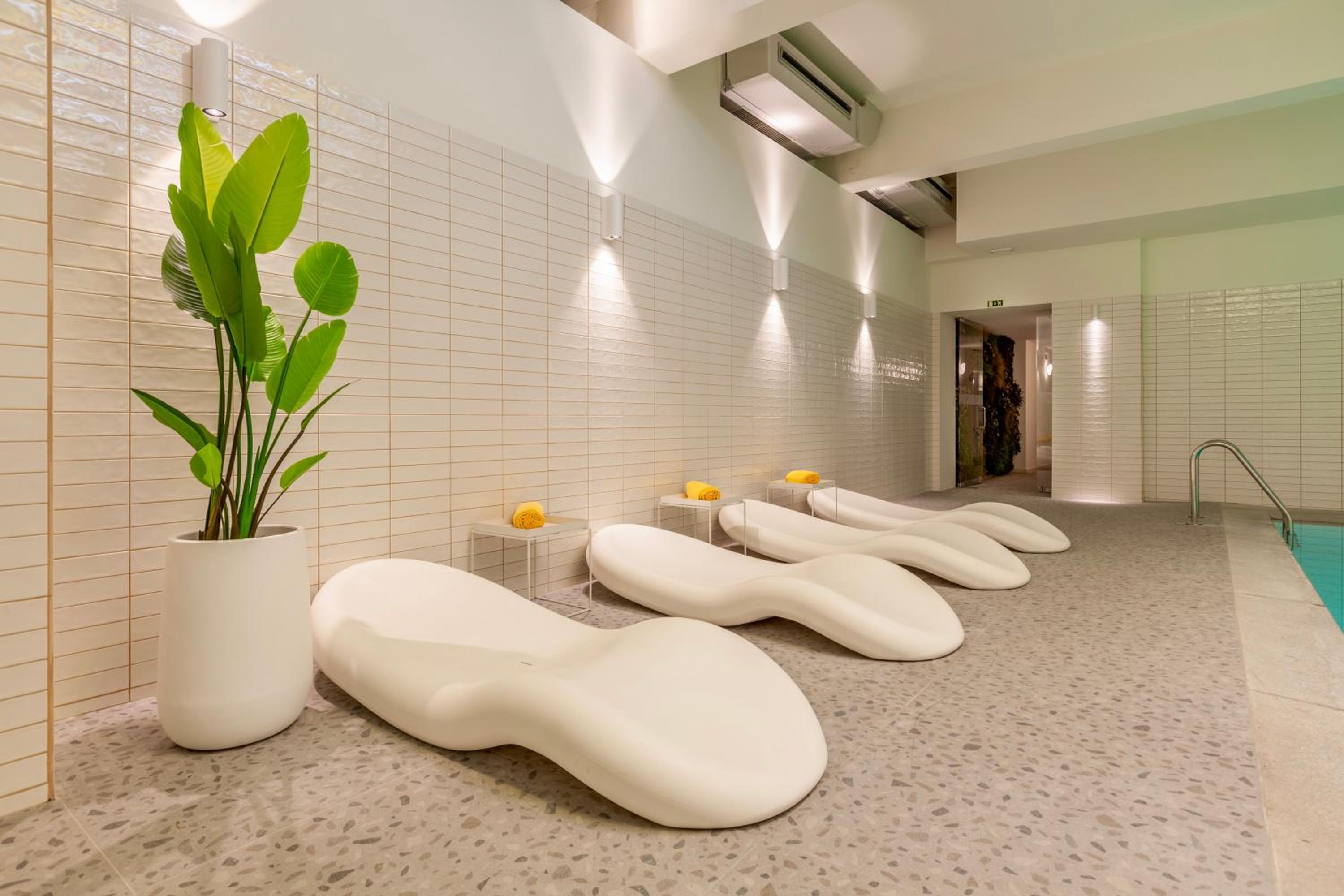 Savvy Signature Apartments