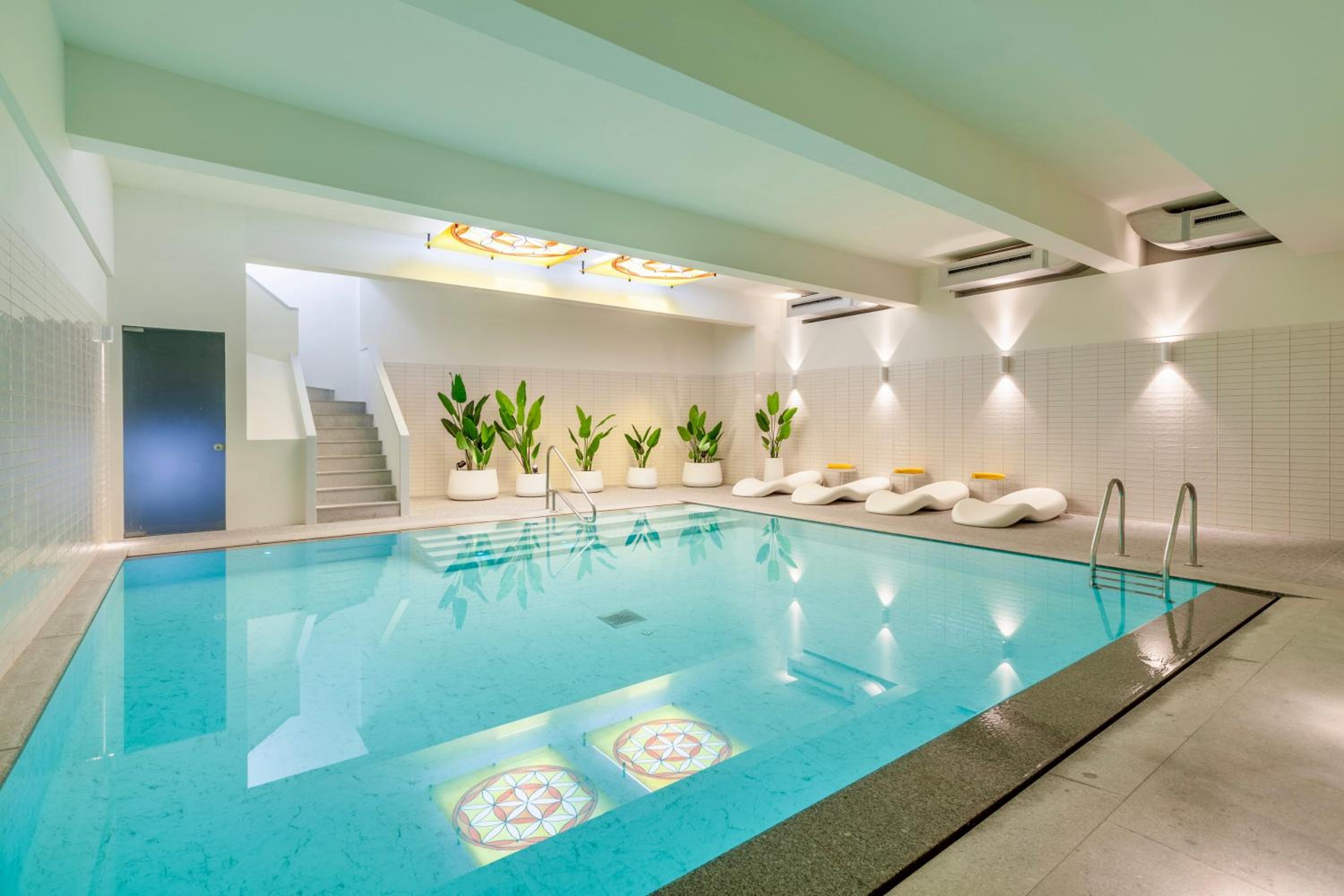 Savvy Signature Apartments
