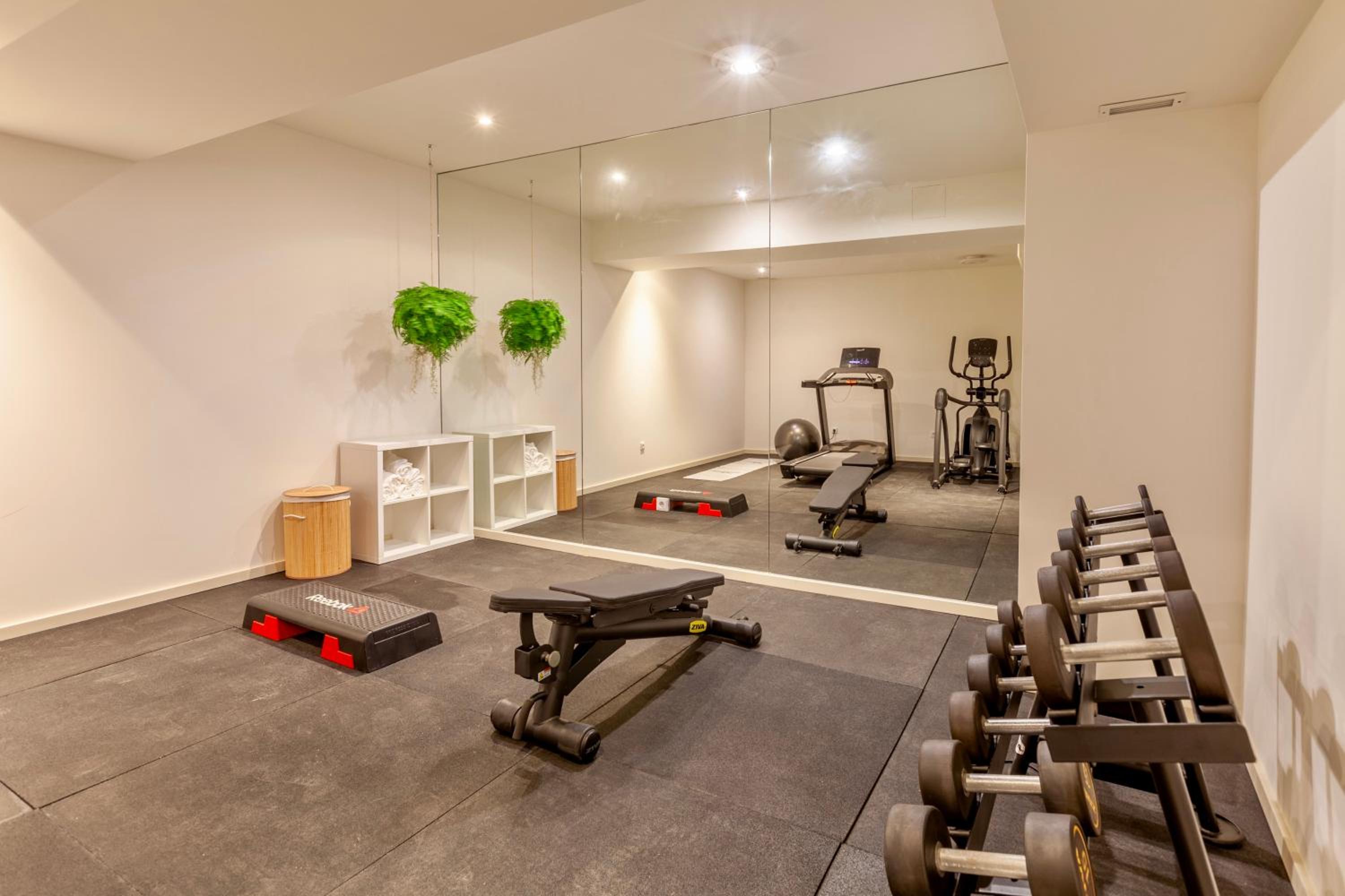 Savvy Signature Apartments