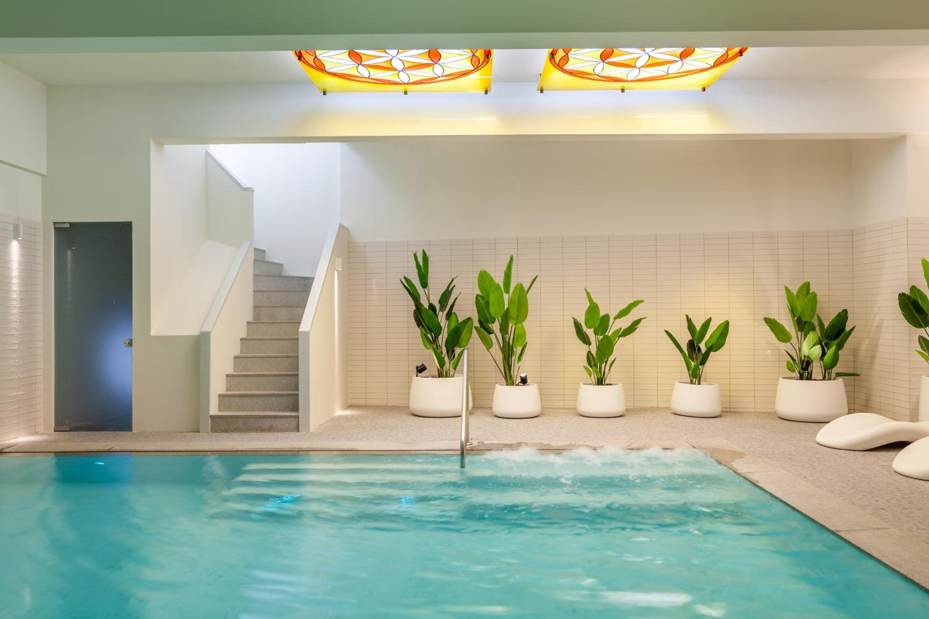 Savvy Signature Apartments