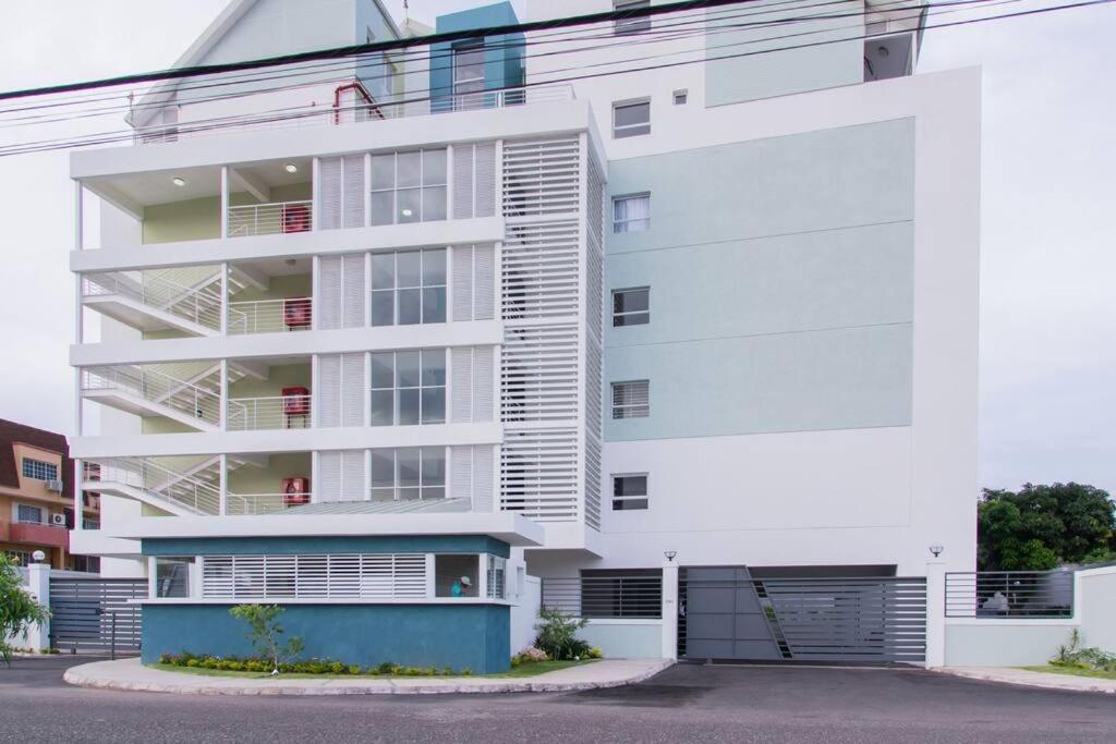 Vacation Rental One Bedroom Apartment in Gated Community with Pool and Gym - Brompton Kingston, Jamaica view 2