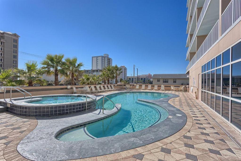 Crystal Tower~Beach Combers view 4