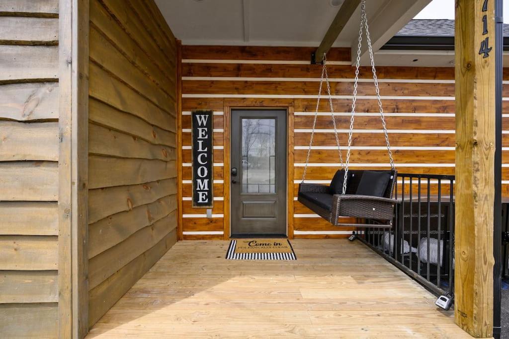 Summer Deal- New4 Suites, View, Game Room & Hot Tub view 3