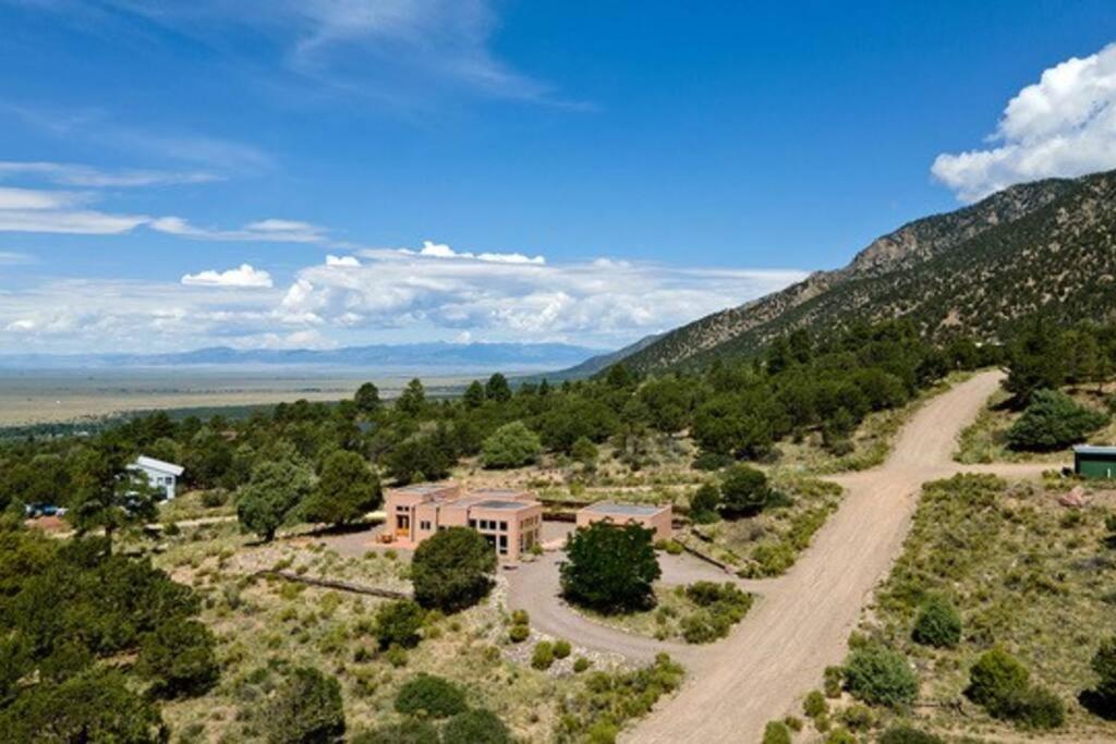 Lovely Home in Crestone (Great Views!)